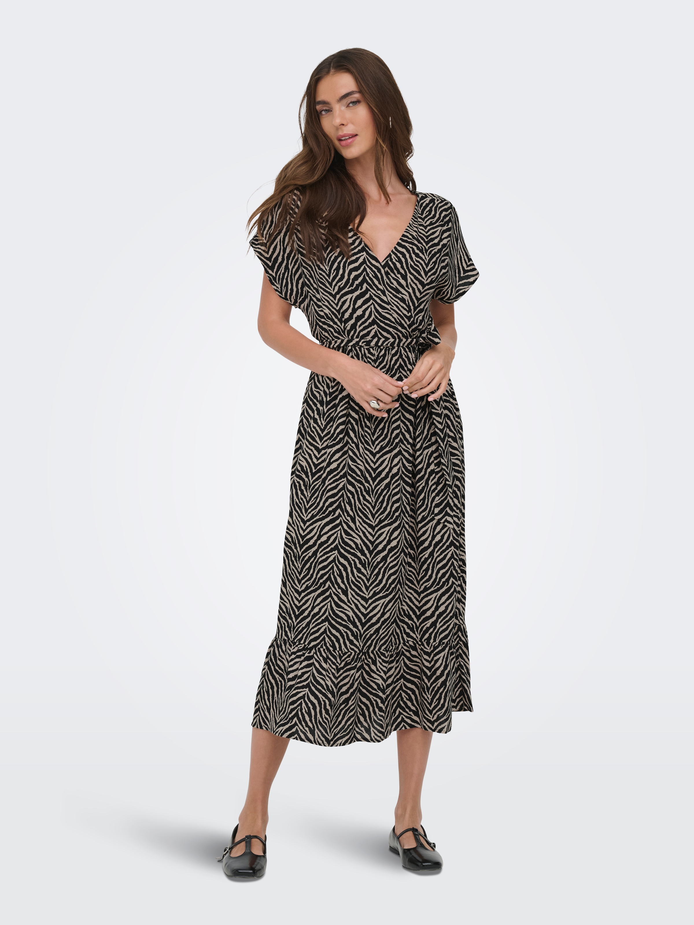 ONLY Sommerkleid »ONLZILLA ADELE SS LONG DRESS NOOS WVN« Viskose, regular fit, V-Ausschnitt