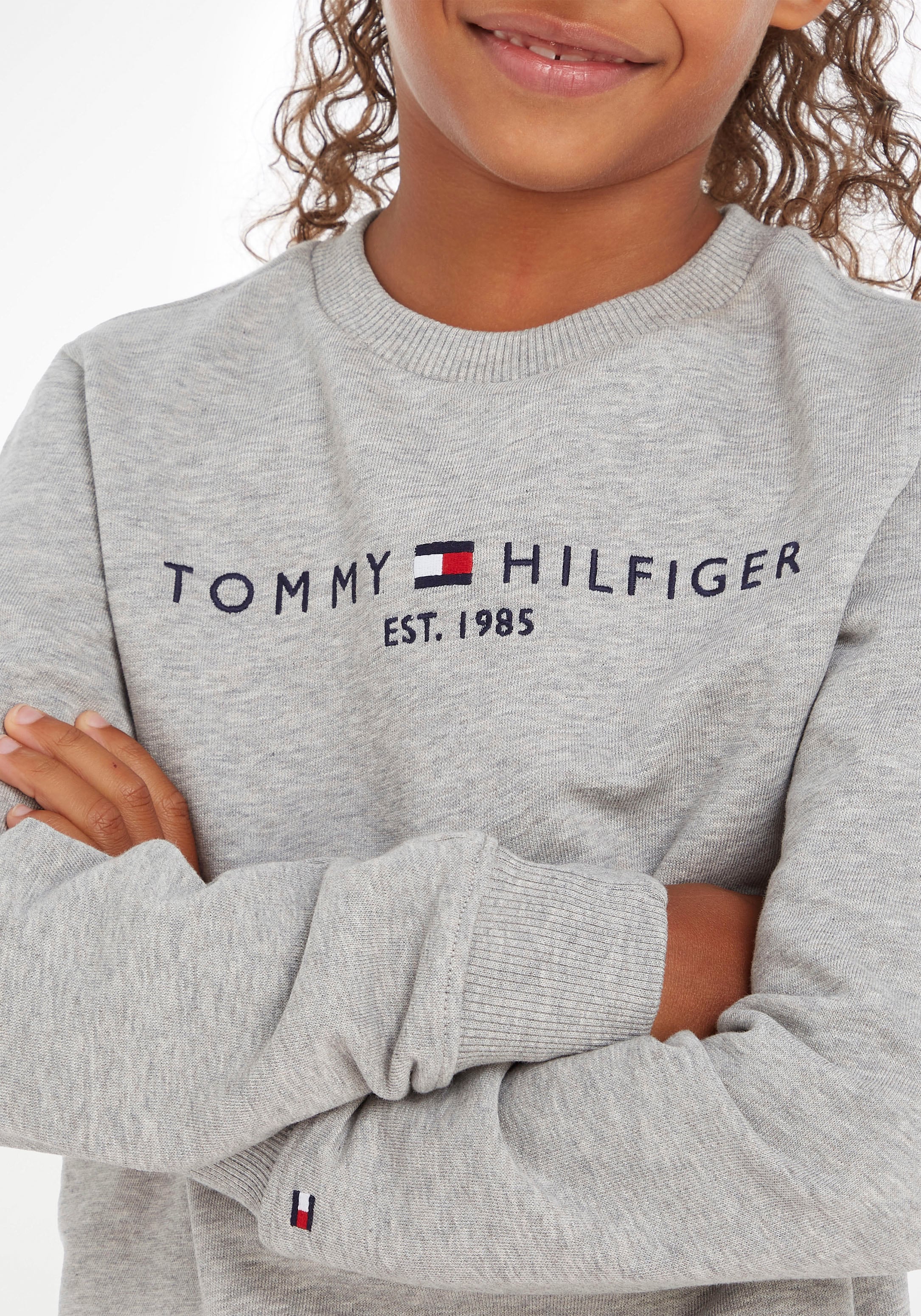 Tommy Hilfiger Sweatshirt »ESSENTIAL SWEATSHIRT«, Jungen und Mädchen MiniMe,für Kinder Kids bei ♕ Junior