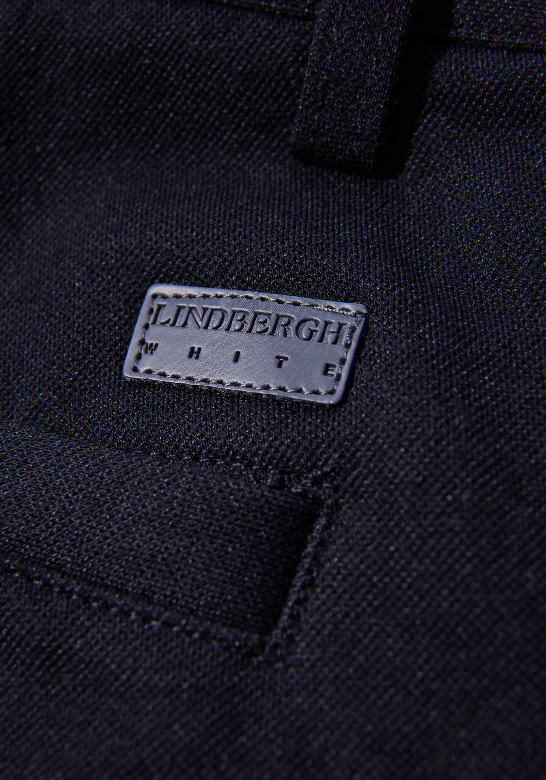 LINDBERGH Chinoshorts  im Slim Fit und mit Viskose und Stretch