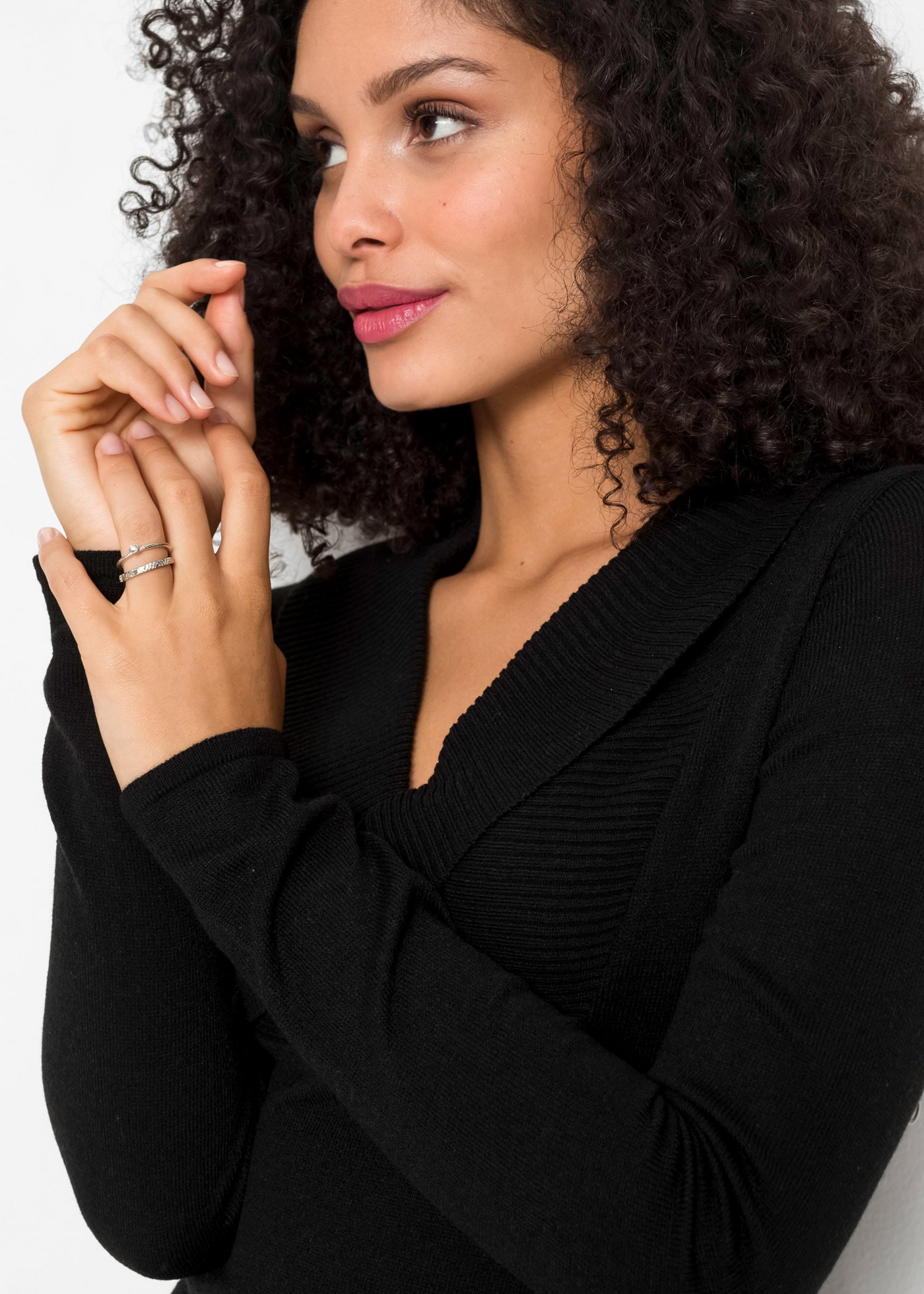 bonprix Strickkleid aus Polyacryl, figurbetonte Passform, gemustertes Rockteil