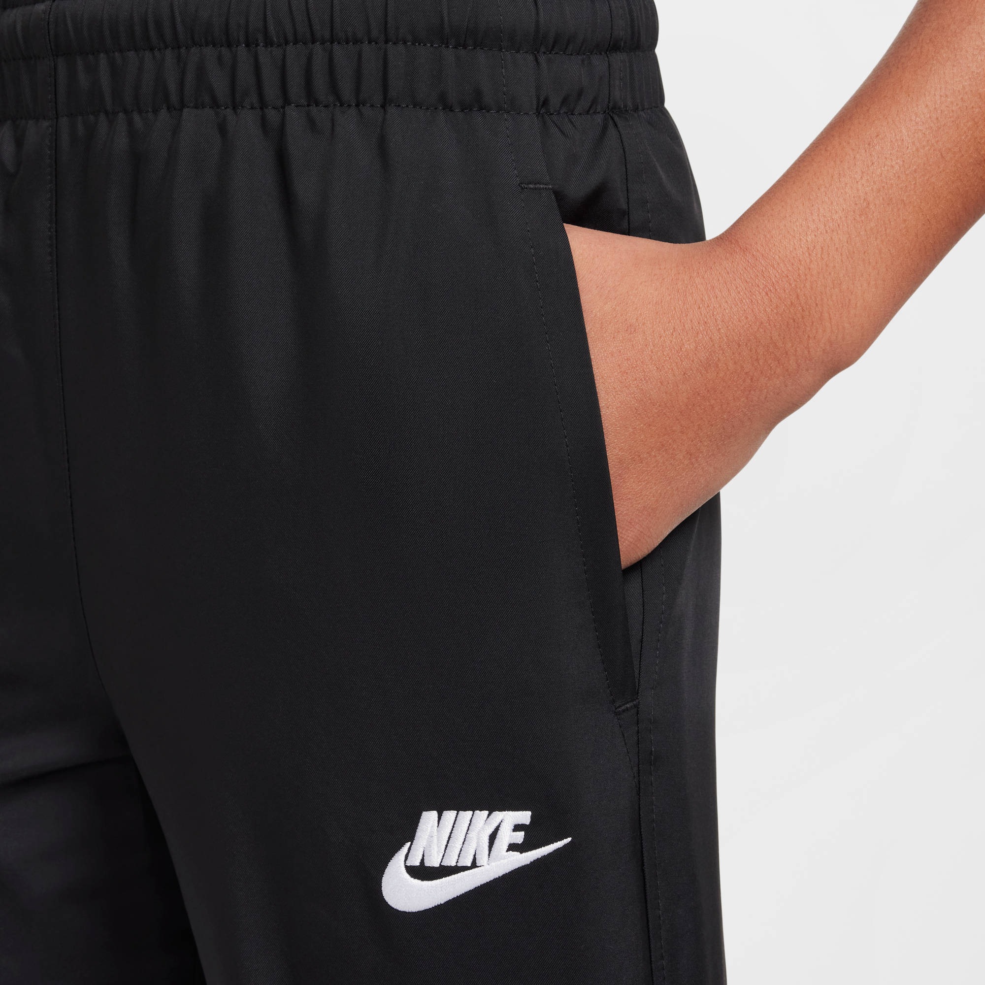 Nike Sportswear Sporthose »K NSW CLUB WVN JGGR LBR«