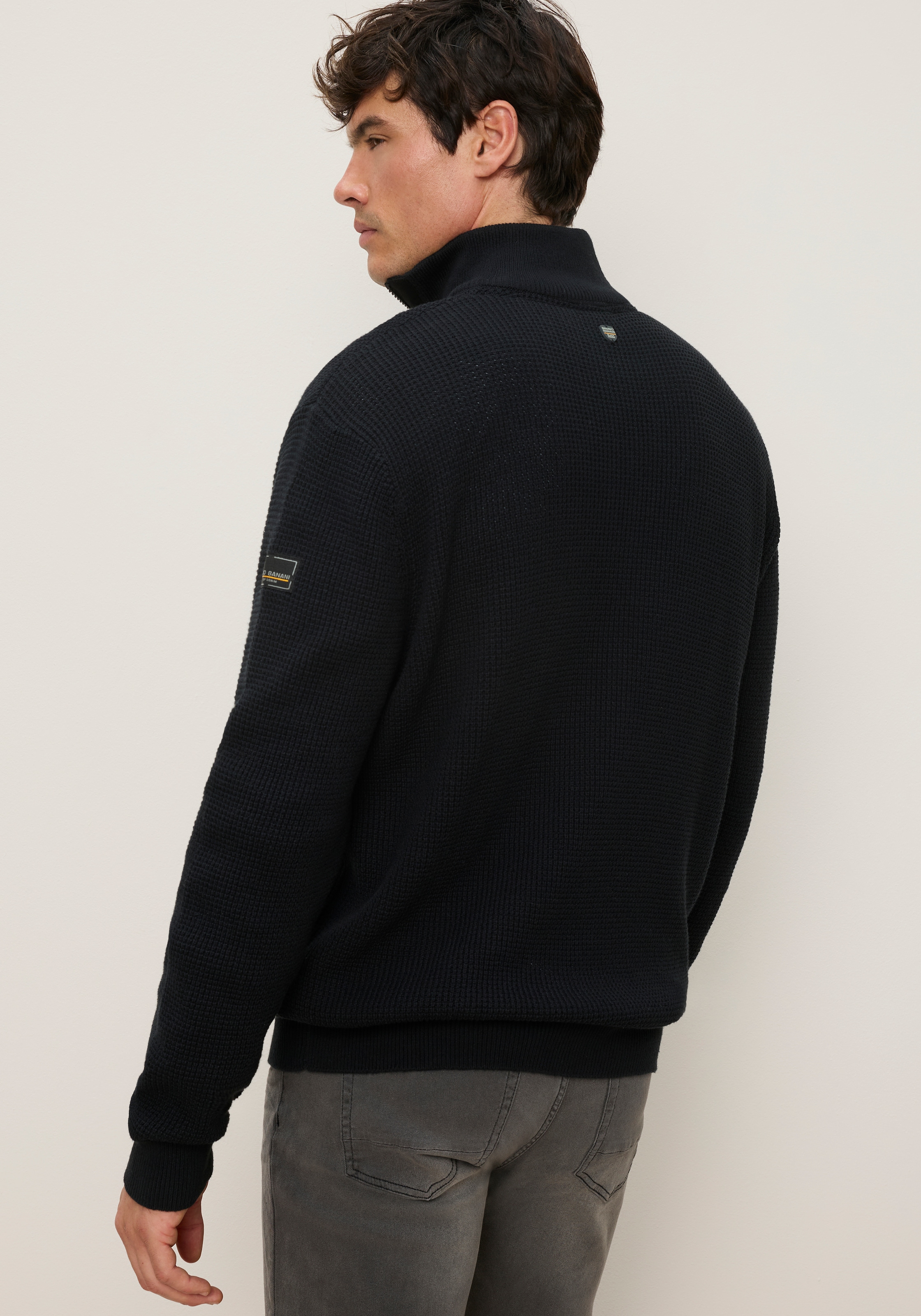 Bruno Banani 1100000002199 »mit modischer Reißverschlussblende« Markante Strickstruktur trifft auf cleane Details.. modisch, elegant