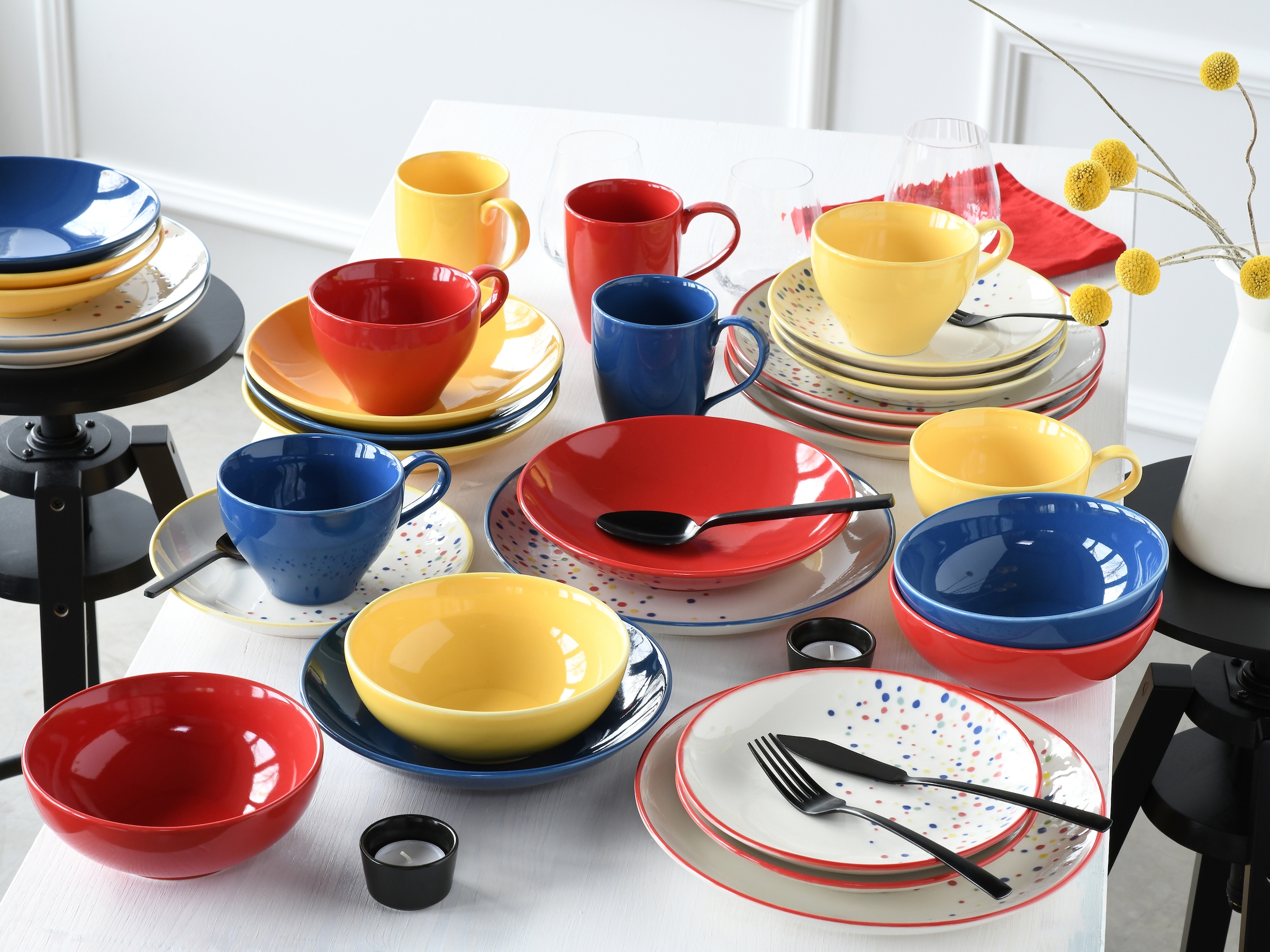 CreaTable Teller-Set »Joy, Tellerset 12-tlg.« Unregelmäßige bunte Punkte, Gute Laune Geschirr, Frisch, Freundlich