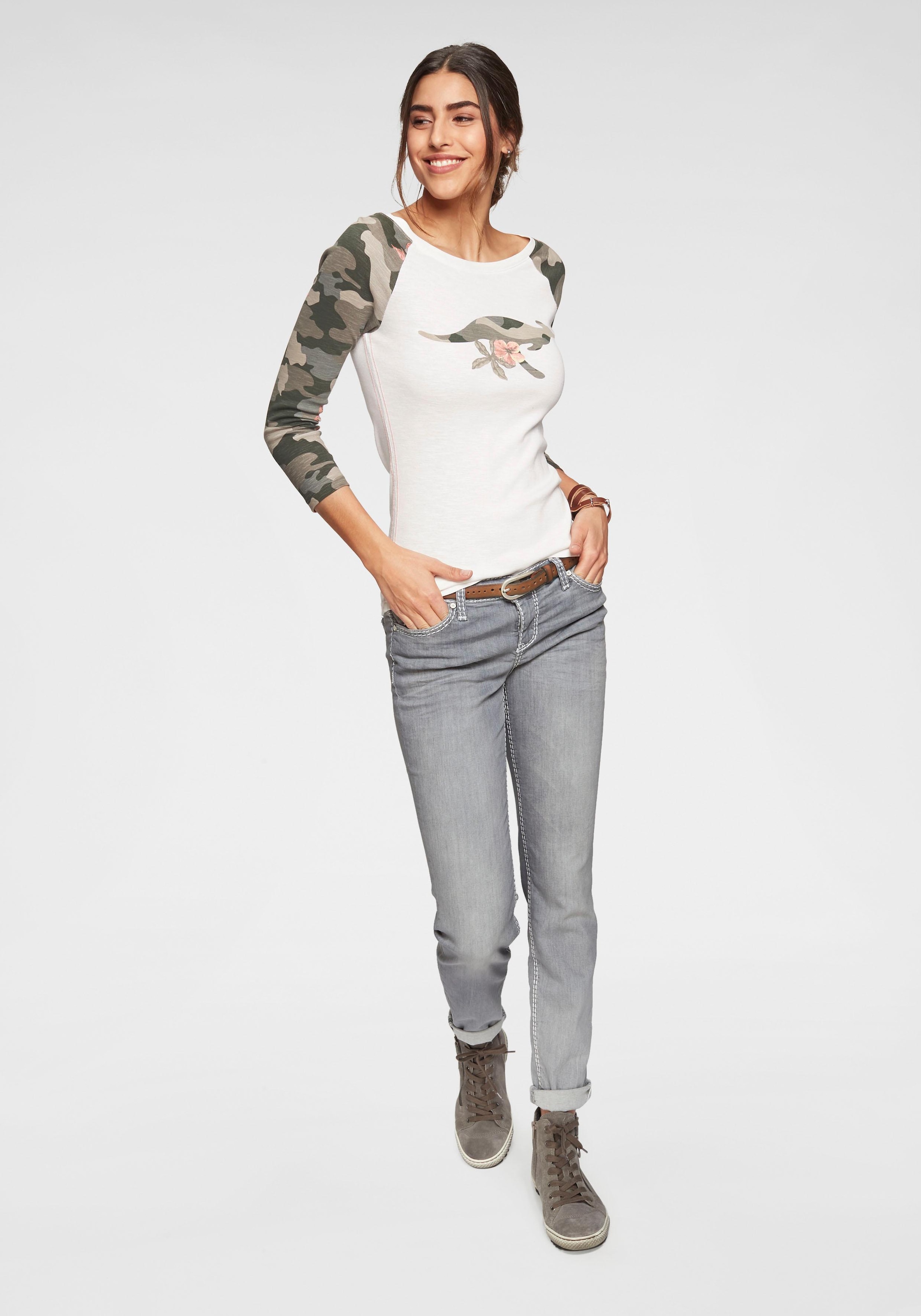 KangaROOS 3/4-Arm-Shirt, mit tarnfarbenen Camouflage-Ärmeln und Front-Print  bei ♕