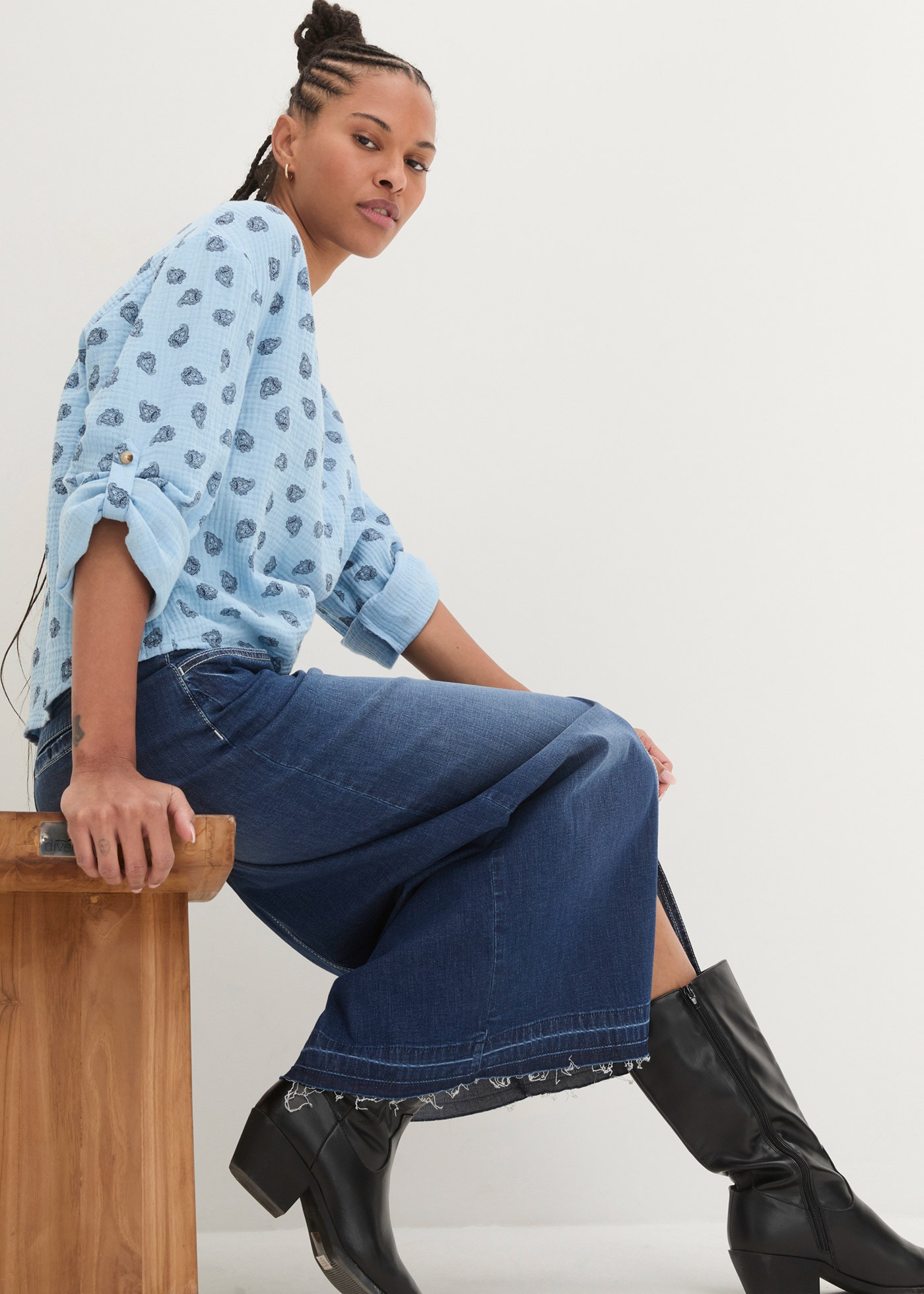 bonprix Langarmbluse »Oversize-Bluse aus luftigem Musselin« Oversize-Passform, für den Alltag, aus Musselin, mit V-Ausschnitt