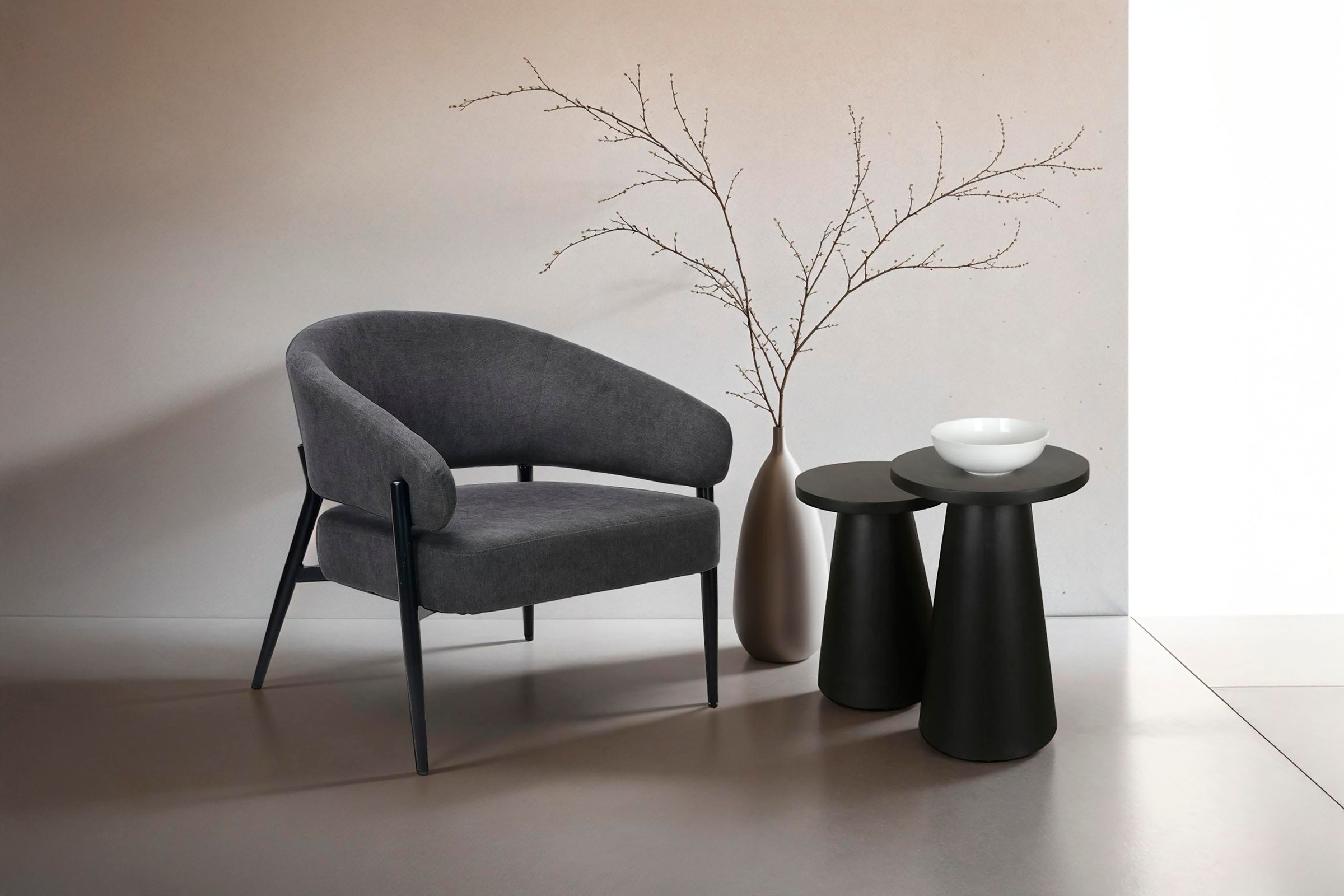 byLIVING Beistelltisch "Cone" aus Massivholz in schwarz oder white wash, verschiedenen Größen