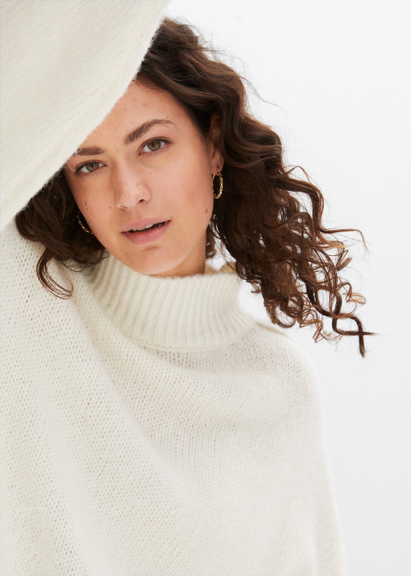 bonprix Strickpullover »Grobstrick-Pullover« mit Wollanteil, mit Stehkragen, oversized, markante Nähte
