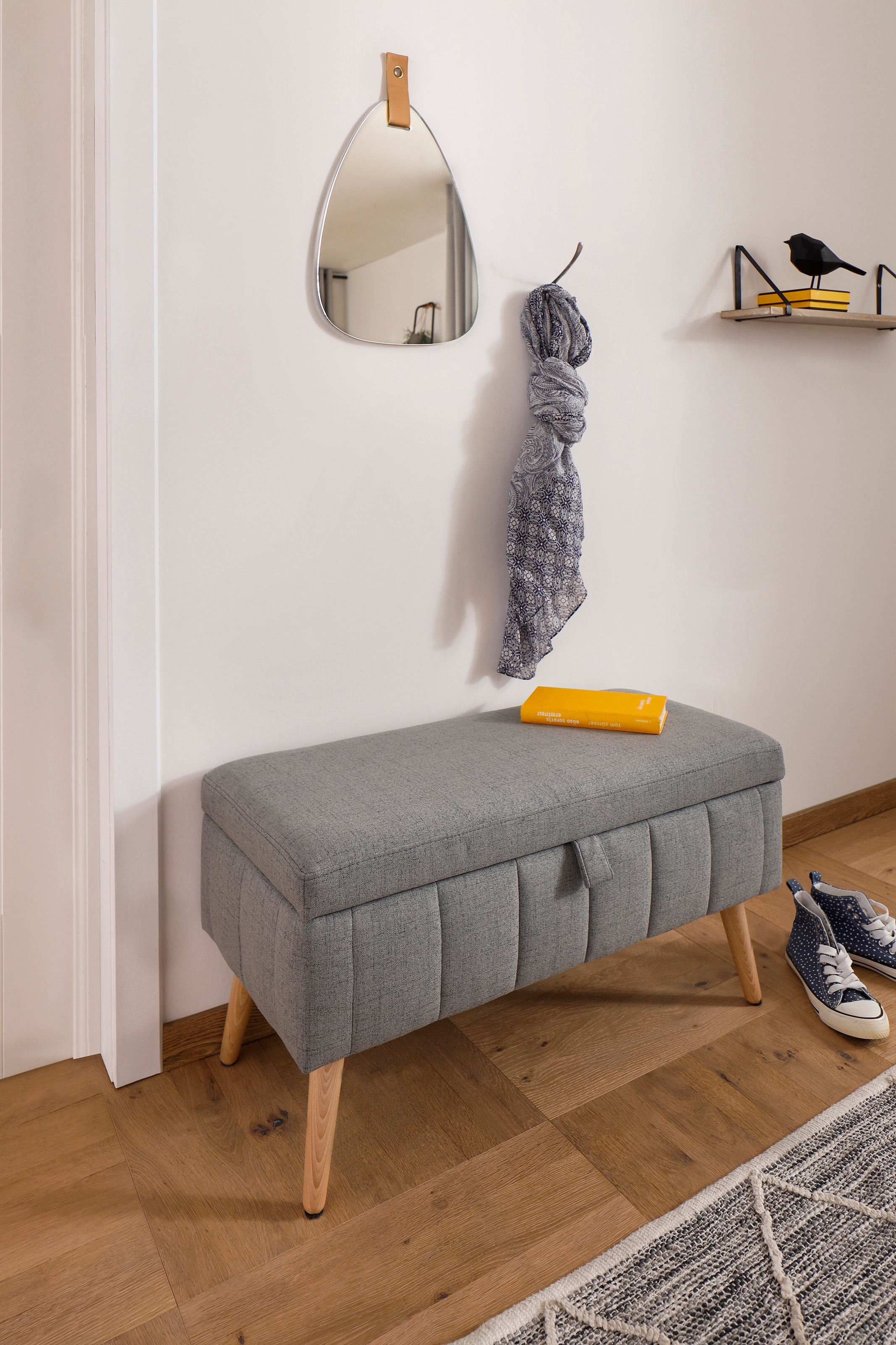 OTTO home Truhenbank »AMIRA Sitzbank mit Stauraum, Maße B/T/H: 81/36/43 cm« mit Staufach, in 3 Bezugsqualitäten mit feiner Steppung