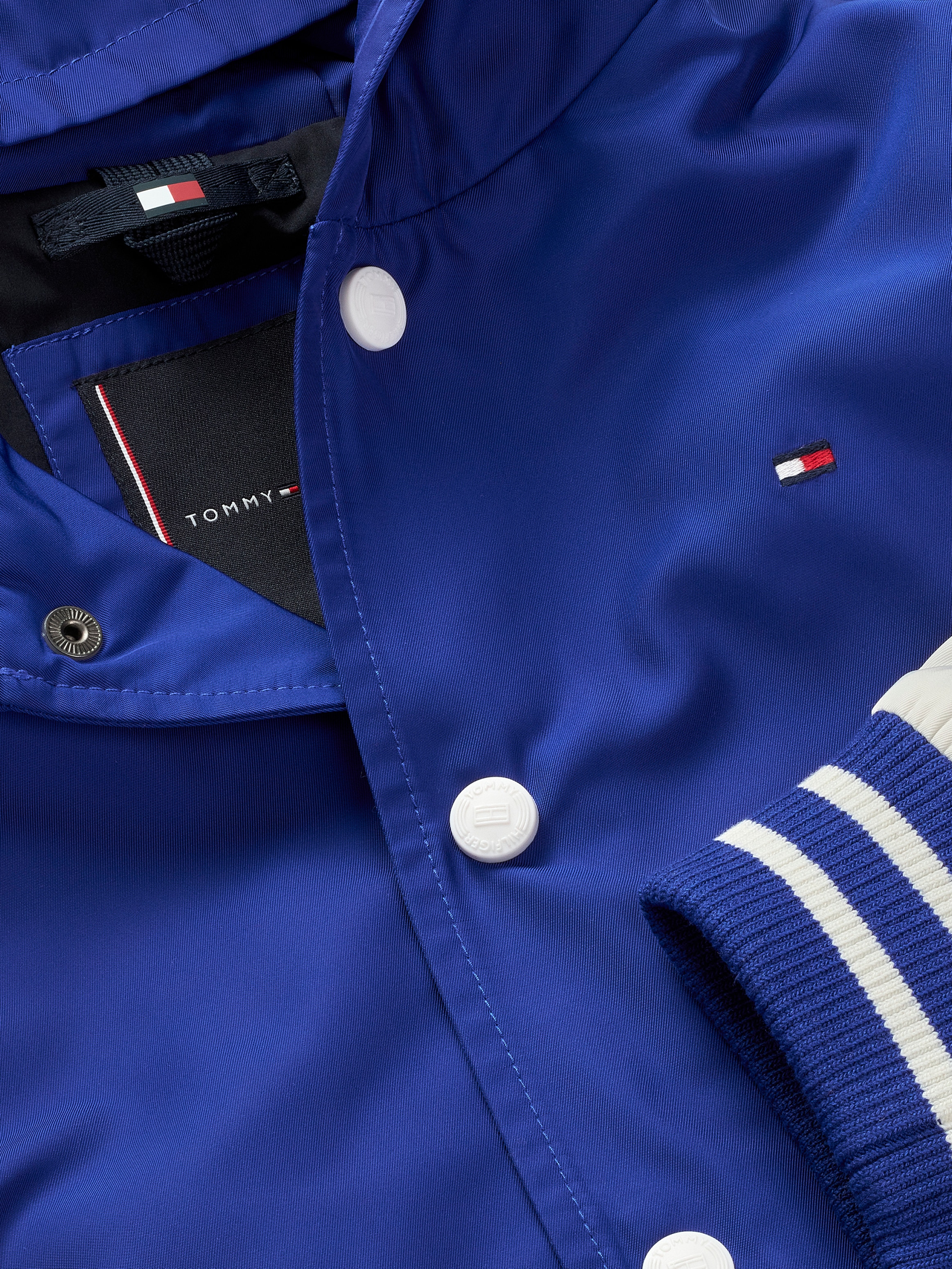 Tommy Hilfiger Bomberjacke »HOODED GRAPHIC BOMBER«, mit Kapuze, mit großem Logo, Kontrast-Streifen