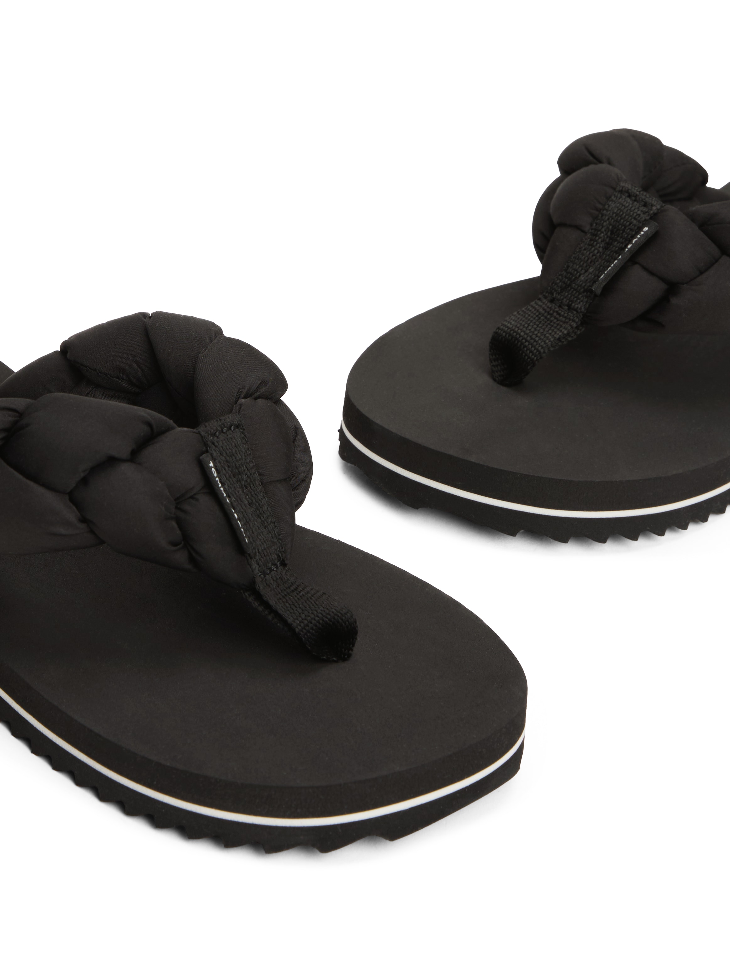 Tommy Jeans Zehentrenner »BRAIDED THONG BEACH SANDAL«  , Dianette, Sommerschuh mit geflochtener, wattierter Bandage