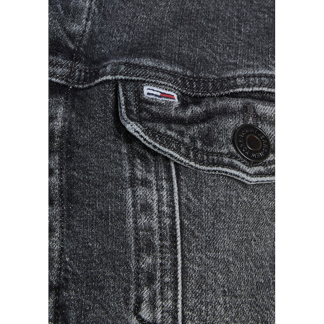 Tommy Jeans Blusenkleid »TJW SS BADGE CHAMBRAY DRESS«, mit dezentem  Kontrastband am Krageninneren bei ♕
