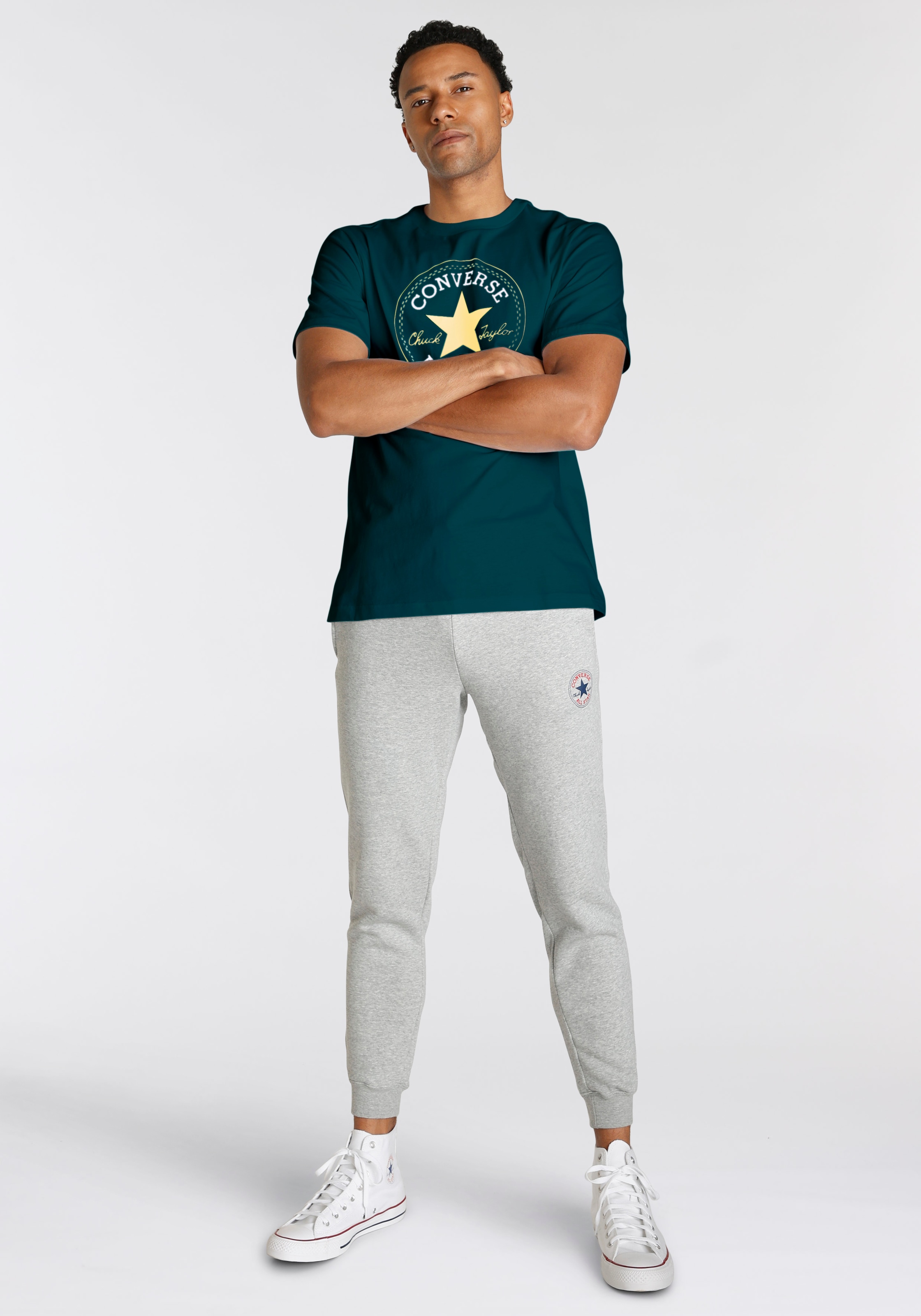 Converse T-Shirt »UNISEX CONVERSE GO-TO ALL STAR PATCH LOGO STANDARD FIT T-SHIRT« 1 Stk. tlg.