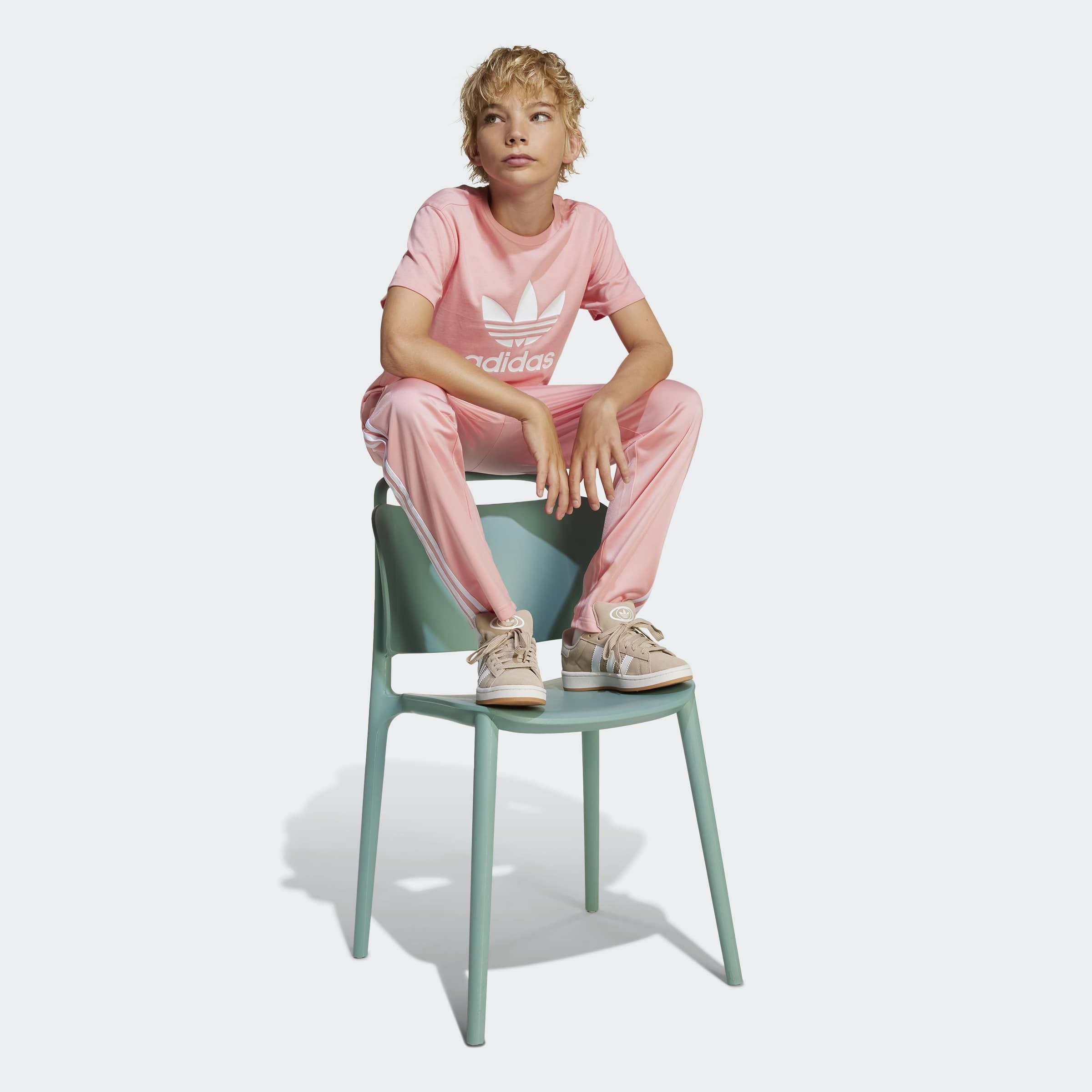 adidas Originals T-Shirt »ADICOLOR TREFOIL KIDS« für Kinder und Teens, sportlicher Stil, ohne Verschluss