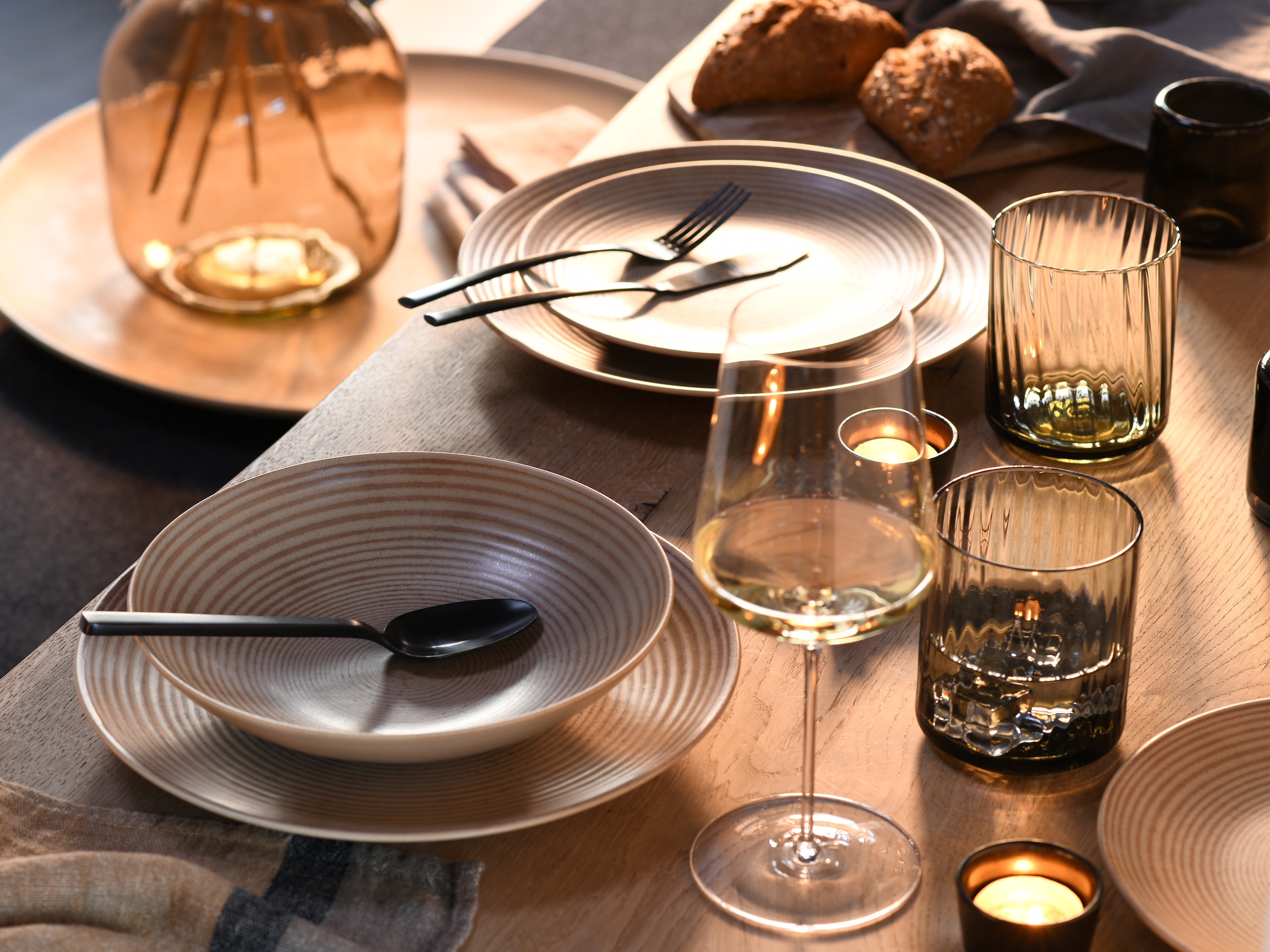 CreaTable Teller-Set »Catania, Tellerset 12-tlg.« Vintage Farben, Ausdrucksstarkes Relief, Handwerklicher Charakter