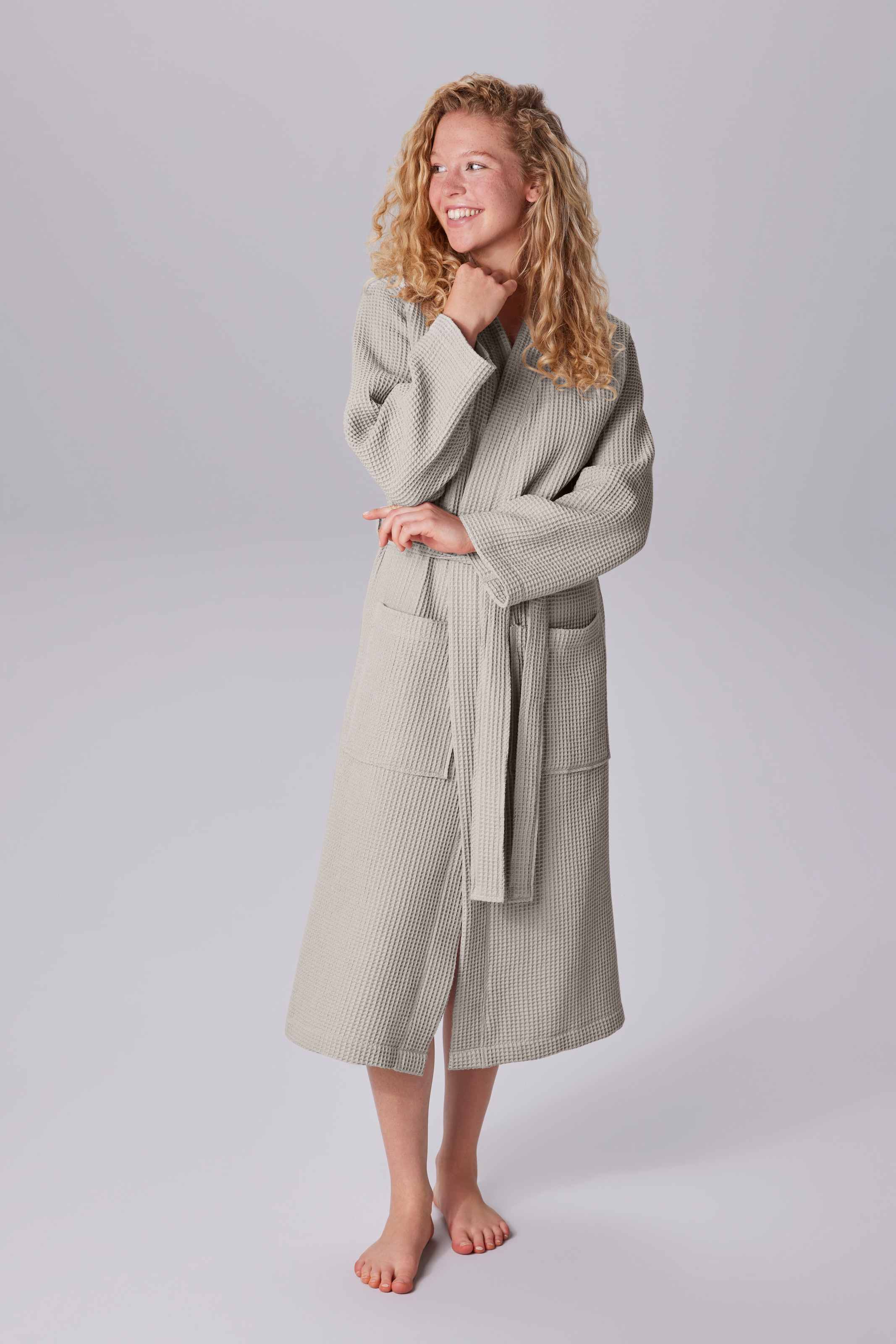 OTTO home Unisex-Bademantel »Inga, Waffelpiqué, leicht, ideal für Sauna & Spa, Hotelbademantel« 1 Stk. kleines Packmaß, Taschen, Damen & Herren, S-3XL, Morgenmantel