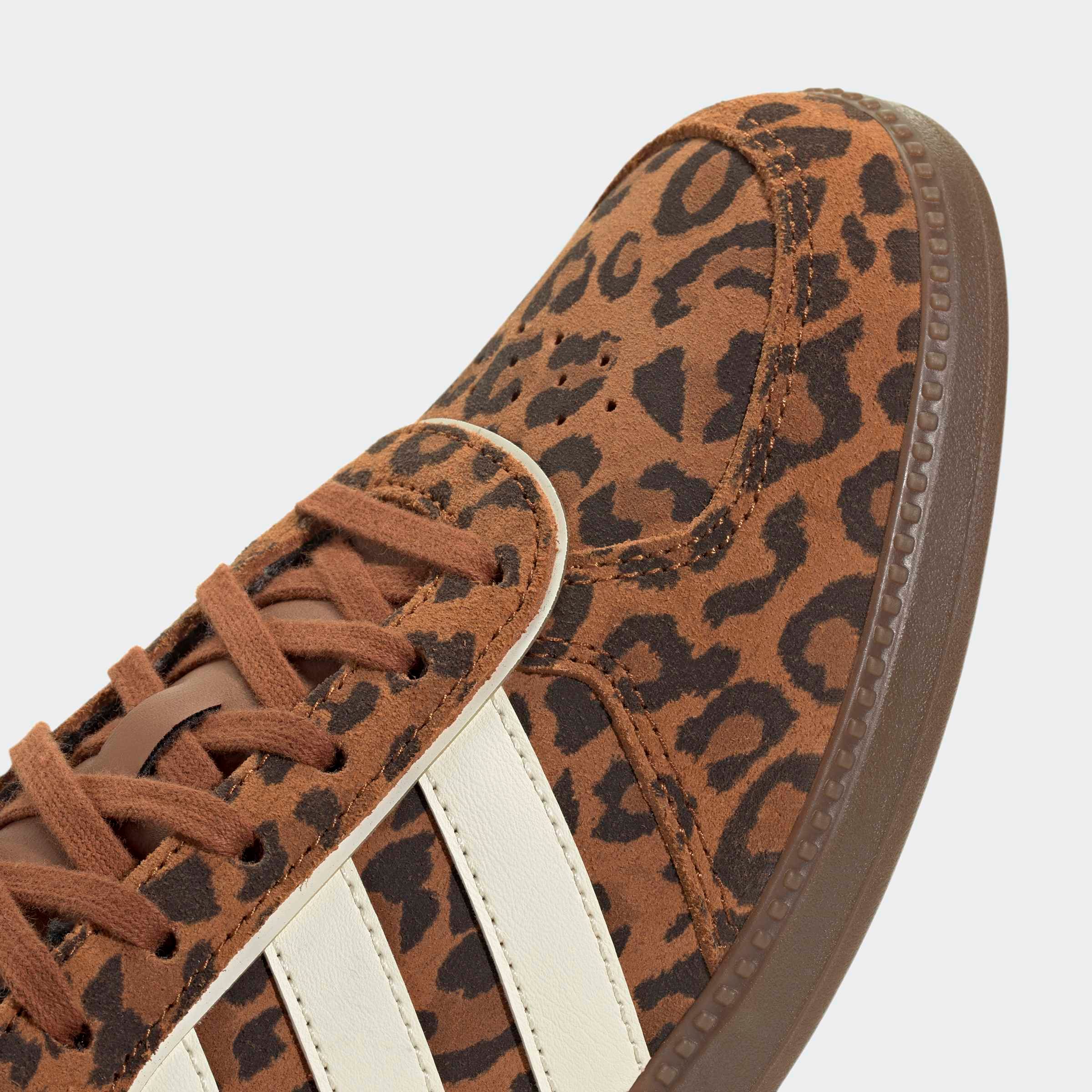 adidas Sportswear Sneaker »BREAKNET SLEEK«  mit Animal Print
