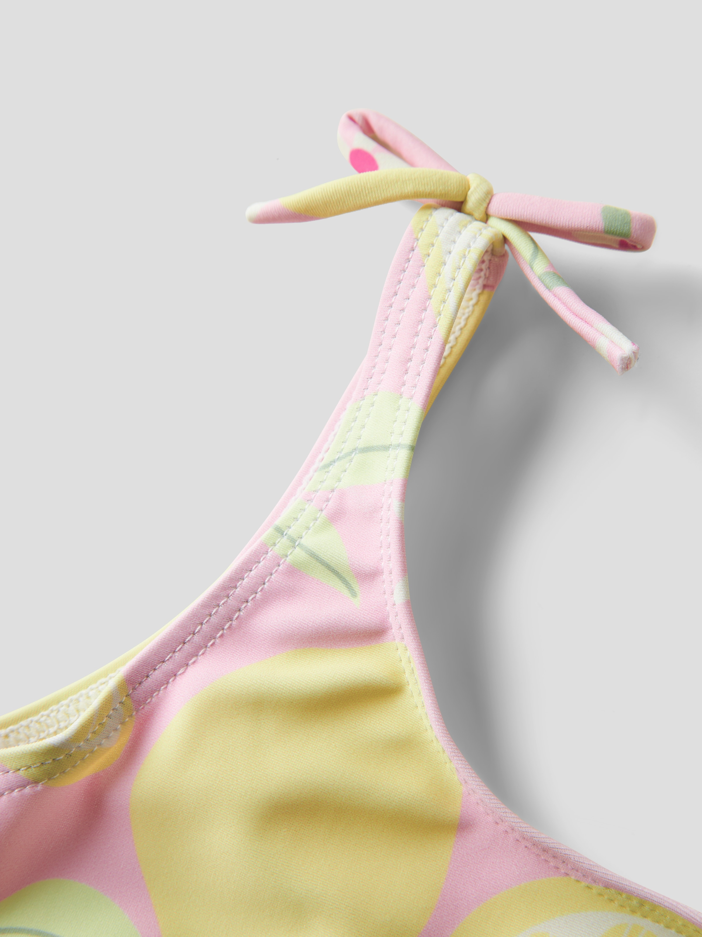 Name It Bustier-Bikini »NMFZILUA BIKINI« Set, 2 Stk. mit süßen Rüschen- und Schleifendetails