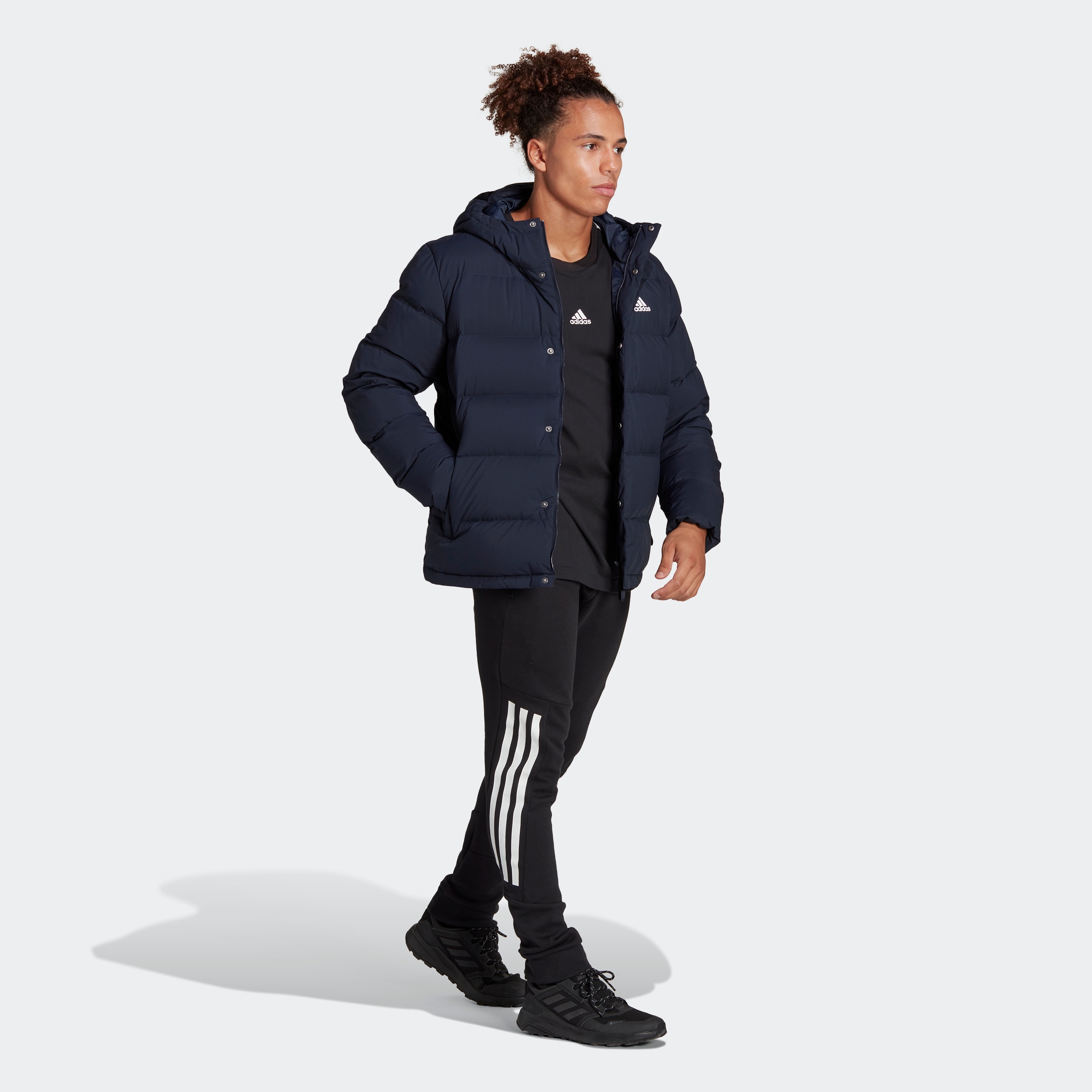 bei adidas Outdoorjacke HOODED Sportswear »HELIONIC DAUNENJACKE«, mit Kapuze ♕