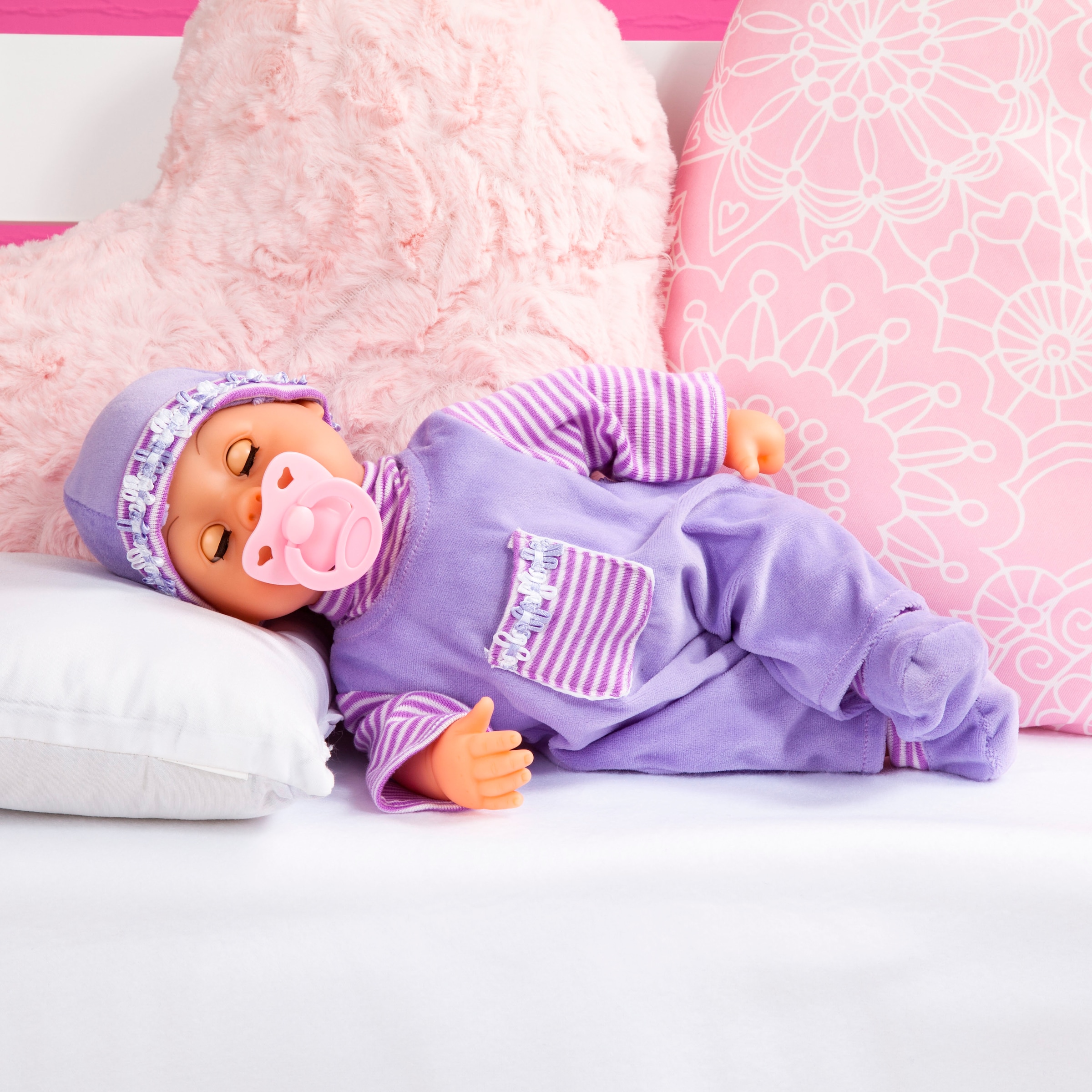 Bayer Babypuppe »First Words Baby, 38 cm, lila«, (3 tlg.), mit Schlafaugen und Babygeräuschen