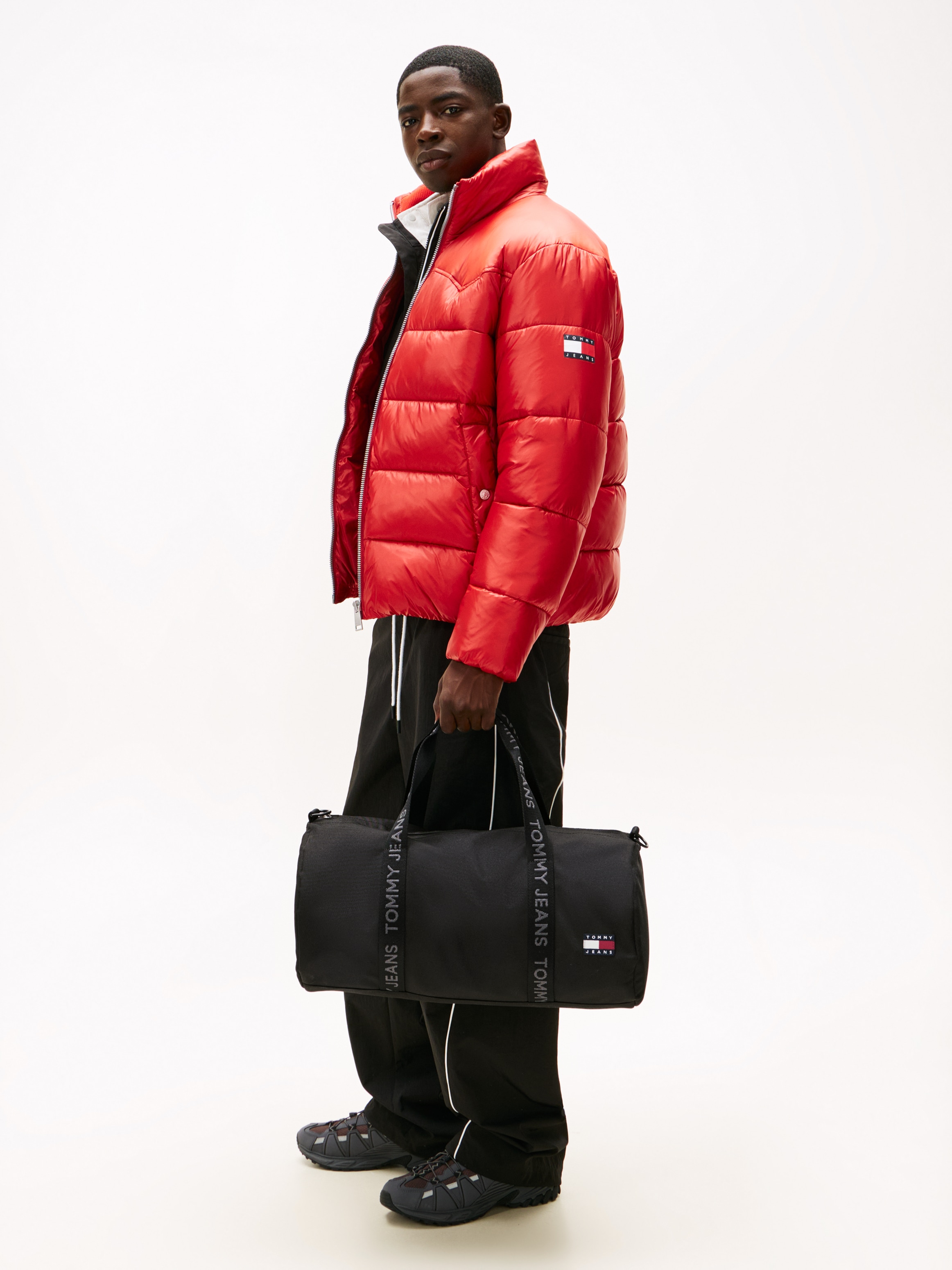 Tommy Jeans Weekender »TJM ESS DAILY DUFFLE« , Reisetasche, Freizeitasche mit Logoschriftzug auf dem Trageriemen
