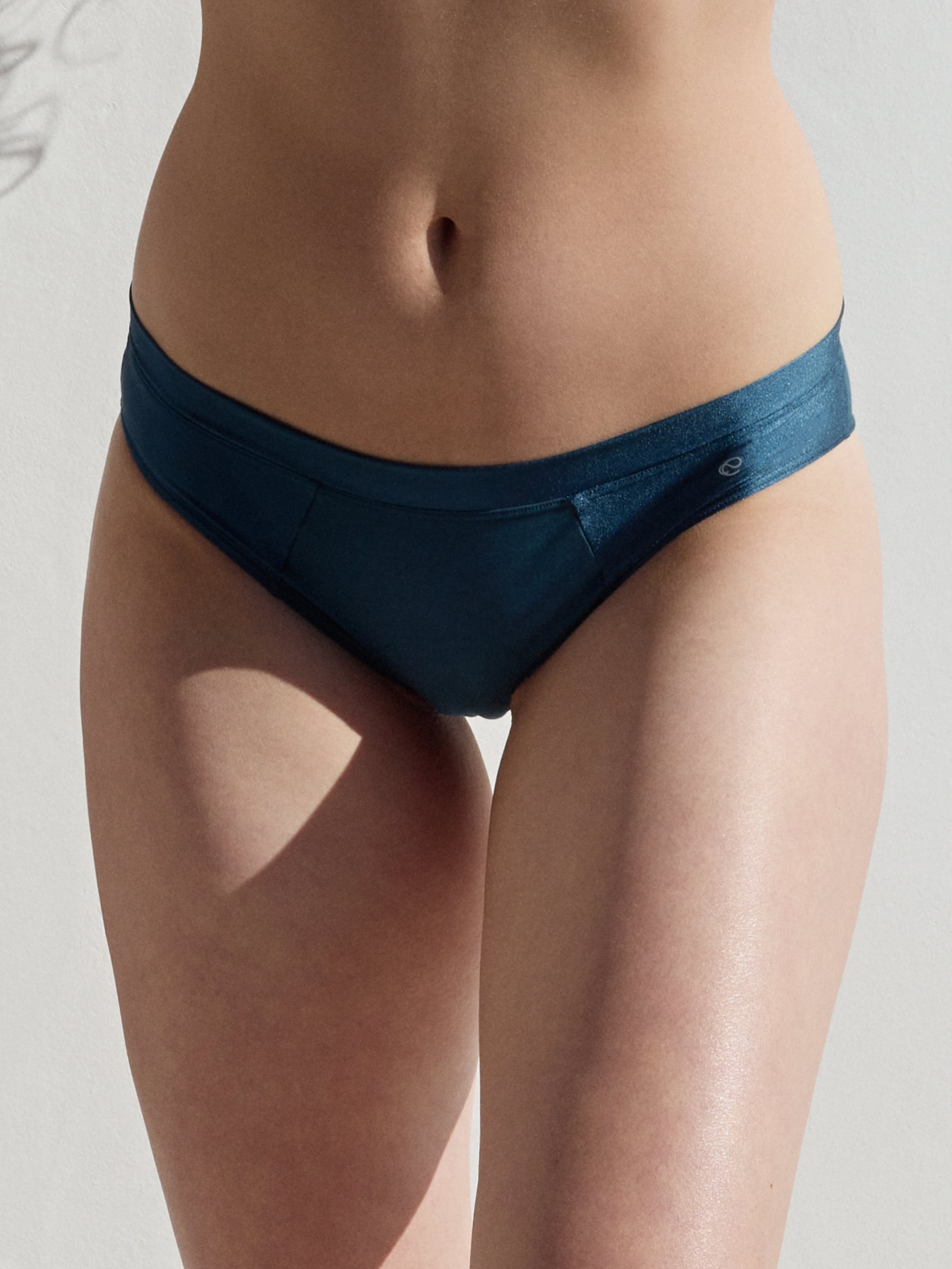 CALIDA Slip »Cate«, mit schimmernder Satin-Blende