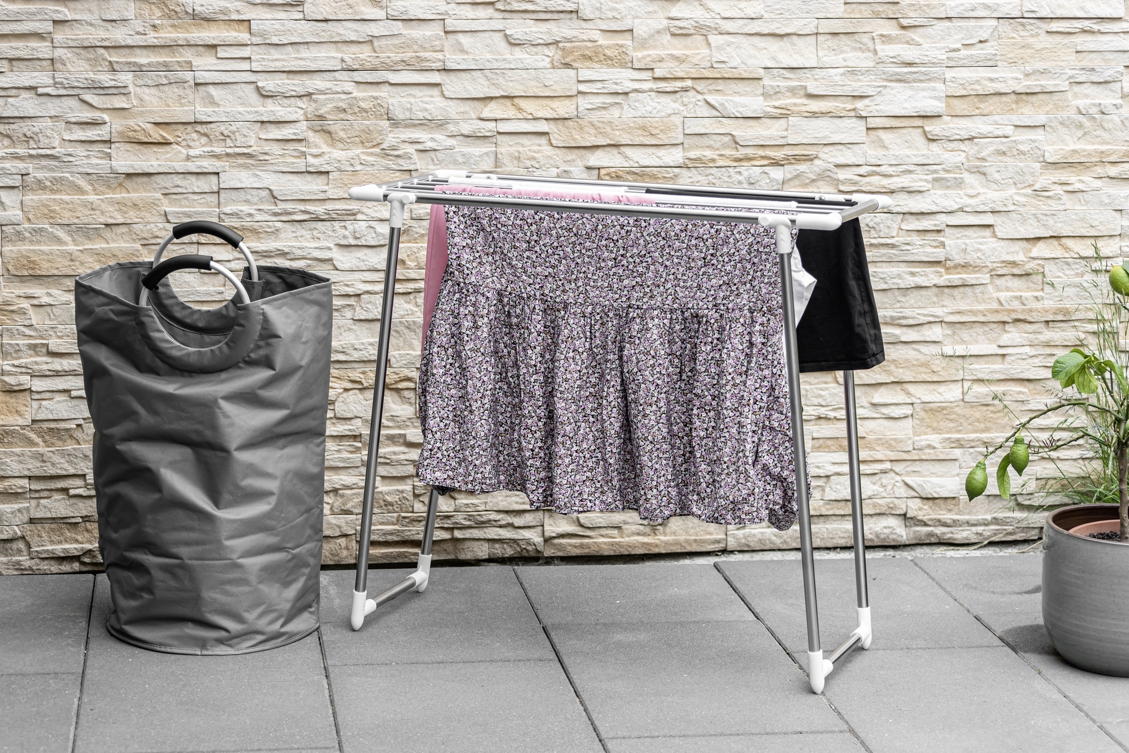 WENKO Wäscheständer »Modell Profi Single« schmaler Wäschetrockner, 5,50 m Trockenlänge, für Balkon & Badewanne