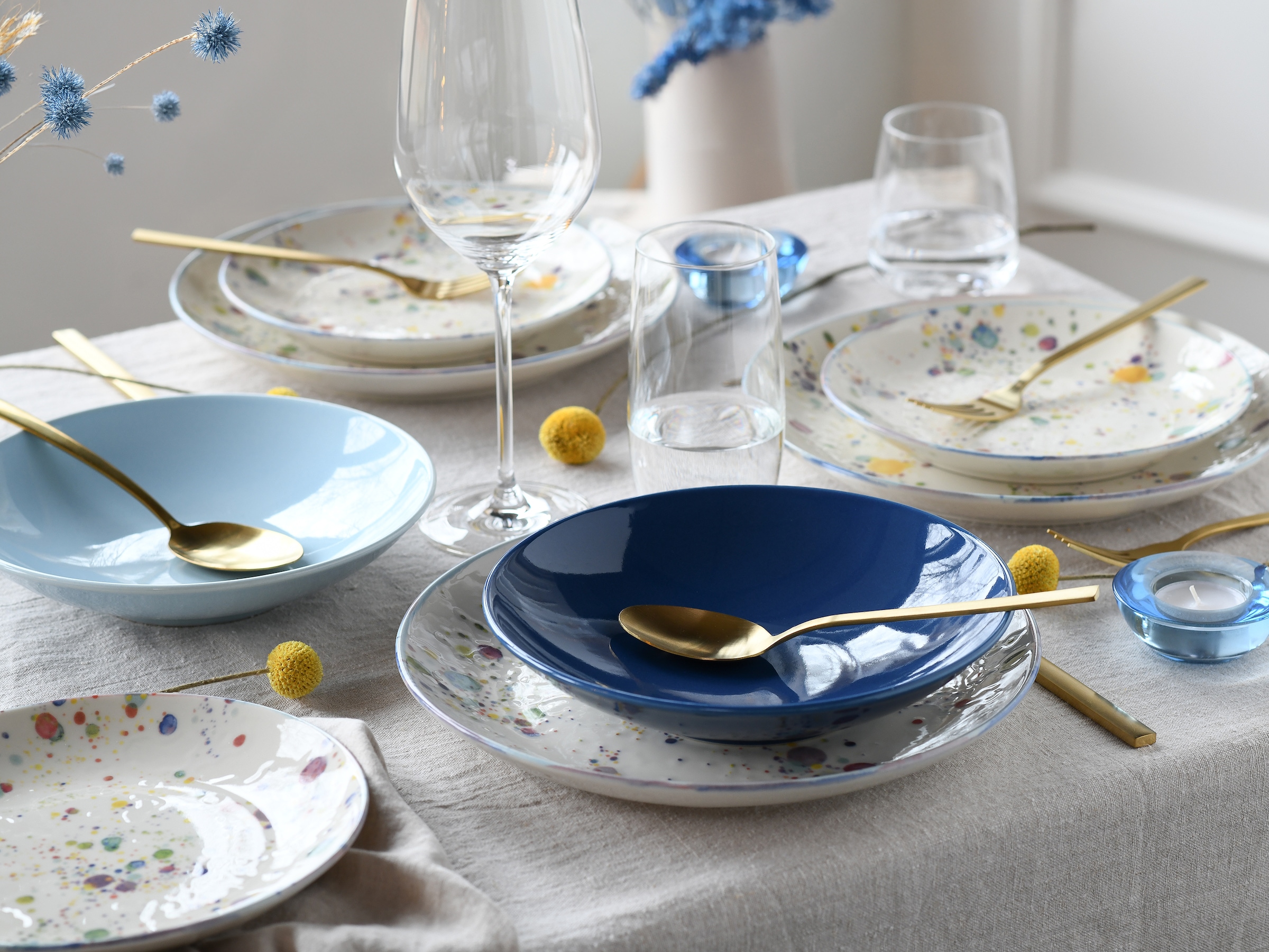 CreaTable Teller-Set »Candy Drops, Teller Set 12-tlg.« Unregelmäßige bunte Punkte, Gute Laune Geschirr, Frisch, Freundlich