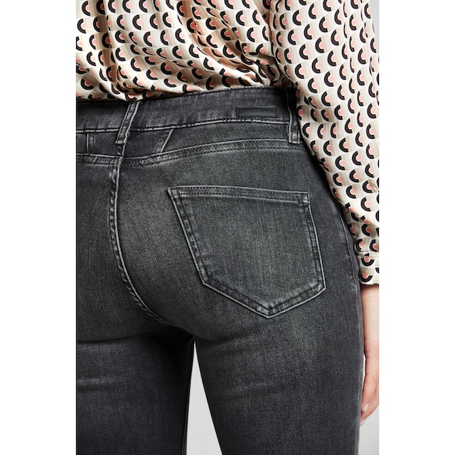 bugatti 5-Pocket-Jeans, leichte Used-Waschung bei ♕