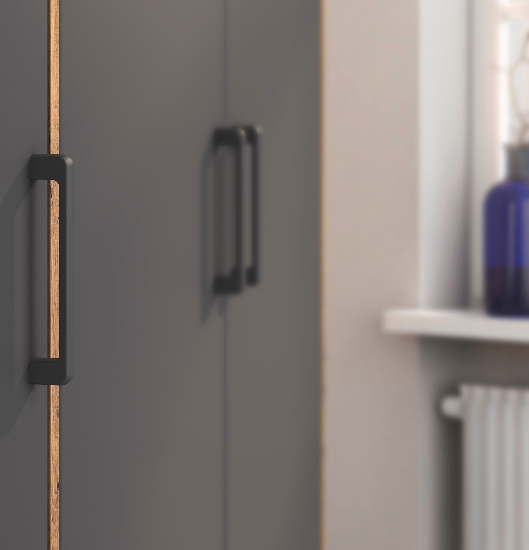 rauch Drehtürenschrank »Kleiderschrank Schrank Garderobe Wäscheschrank VOYAGER«, (in 3 verschiedenen Ausstattungen BASIC/CLASSIC/PREMIUM), mit modernen Griffen in Graumetallic, inkl. Schubkästen und Spiegel