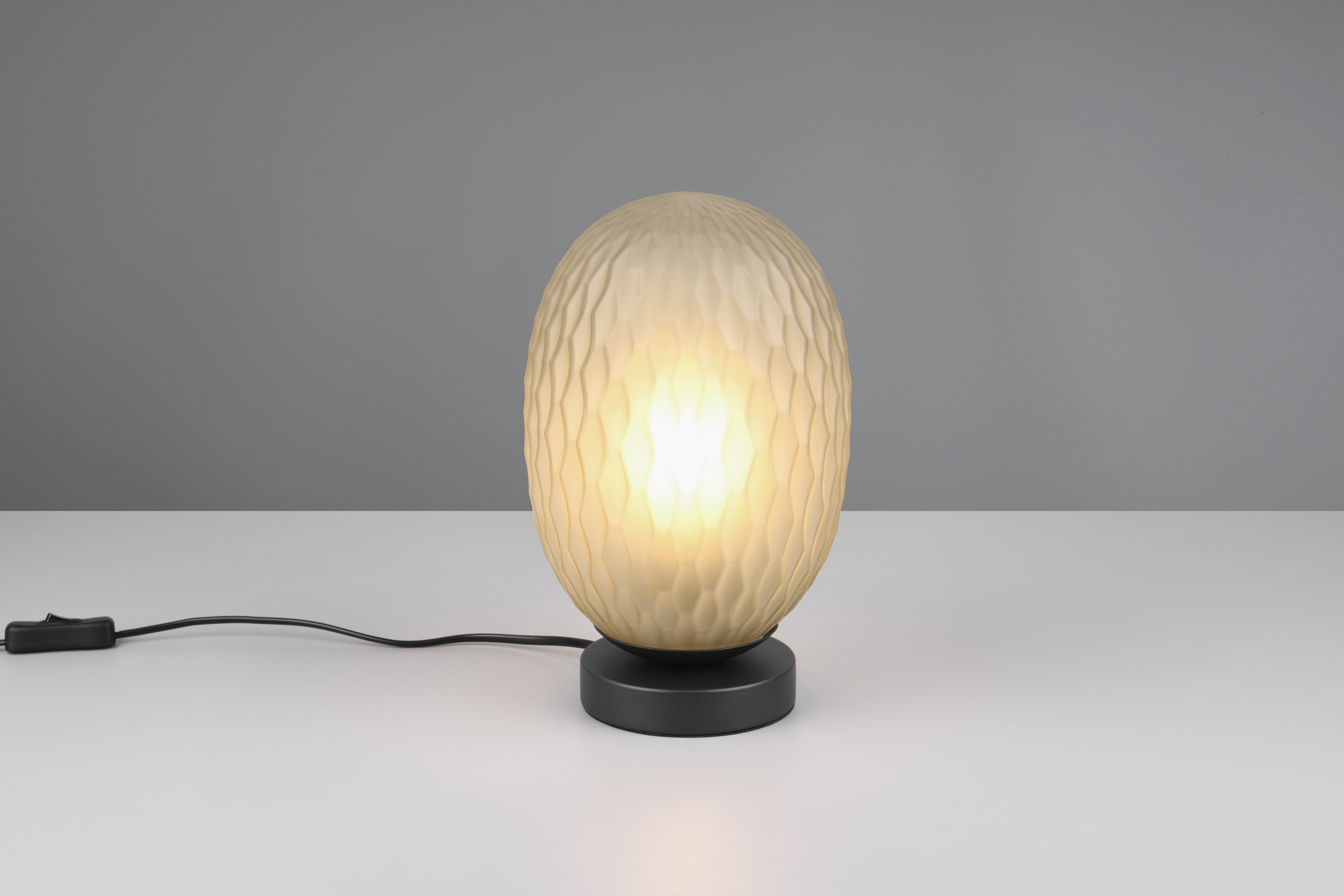 TRIO Leuchten Tischleuchte »FACETTE, Nachttischlampe mit Glas-Schirm Ø 18cm, Schnurschalter« E27 1 Stk. warmweiß - kaltweiß exkl. Leuchtmittel 1x E27 max 25W, Höhe 29cm, Tischlampe Schlafzimmer