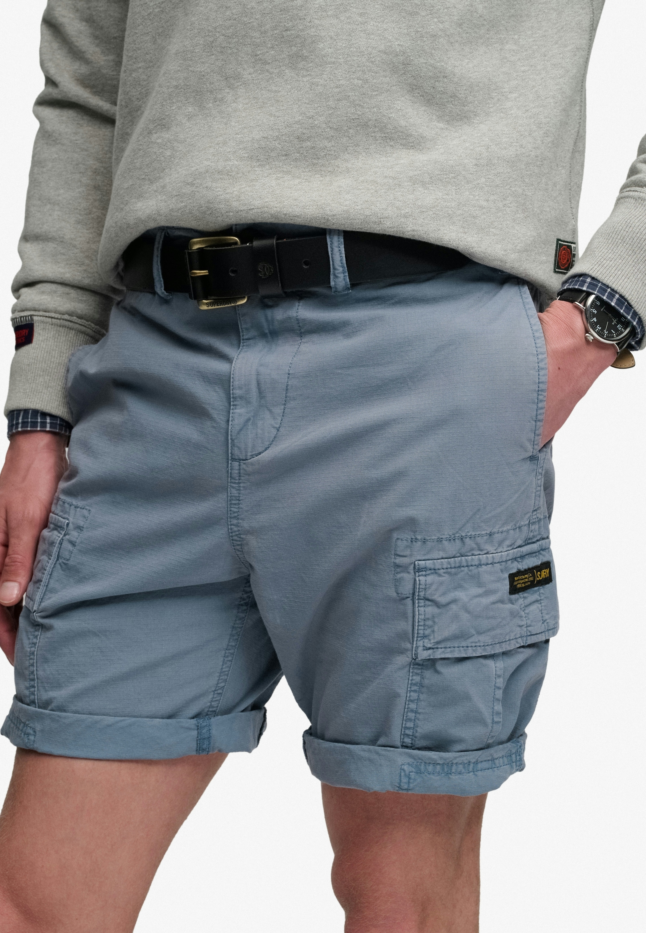 Superdry Cargoshorts »RIPSTOP LIGHT CARGO SHORT«  Relaxed Fit, knielange Schnittform, mit Reißverschluss