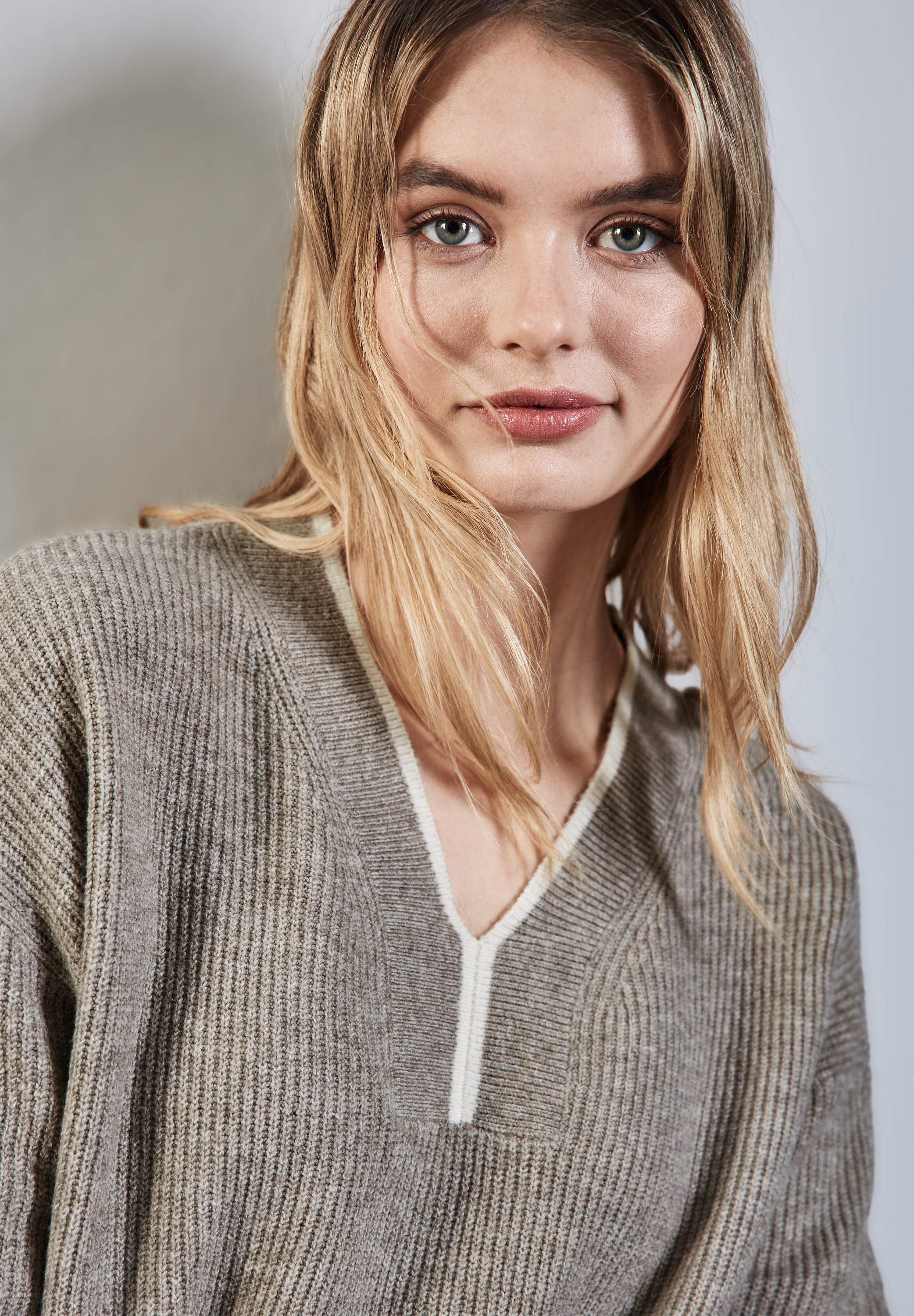 STREET ONE Strickpullover, mit Kontrastdetail