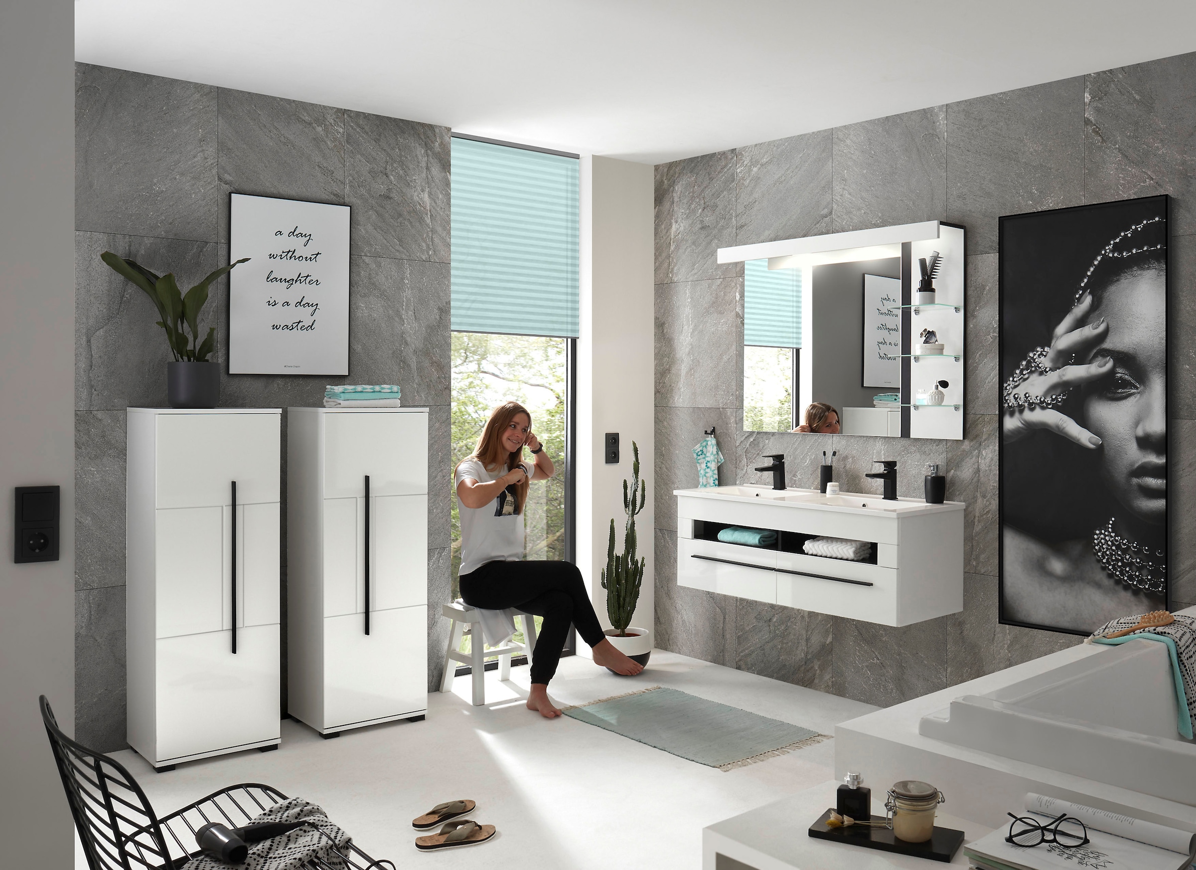 Home affaire Midischrank »Cantara, Badschrank in Hochglanz Weiß, Schrank im modernen Design« mit schwarzen Griffen, ausreichend Stauraum