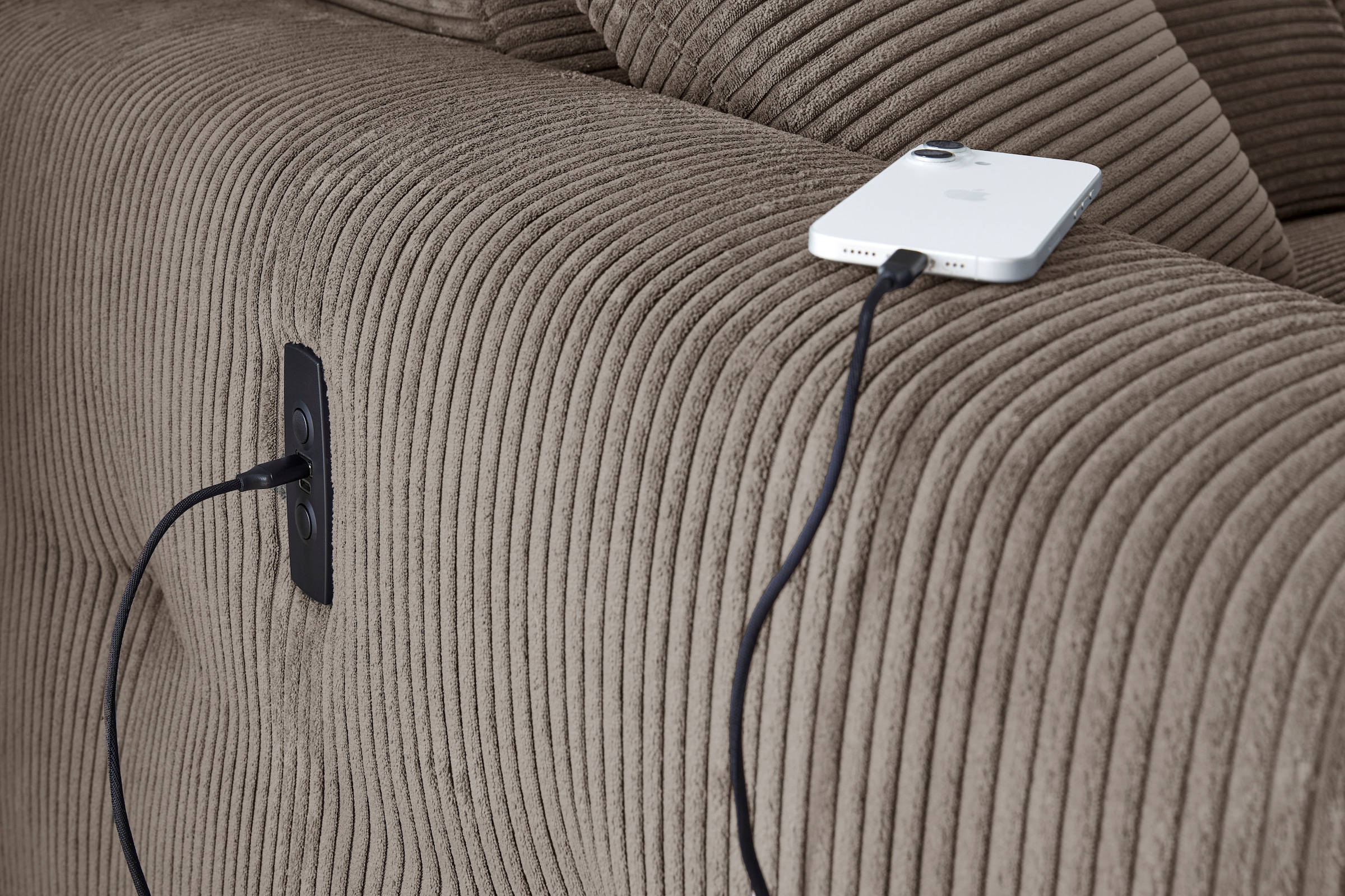 Jockenhöfer Gruppe Ecksofa »Cremona L-Form, B: 263 cm, mit 30 cm elektr. Sitztiefenverstellung« 140kg Belastbarkeit je Sitz, Kopfteilverstellung & USB-Anschluss