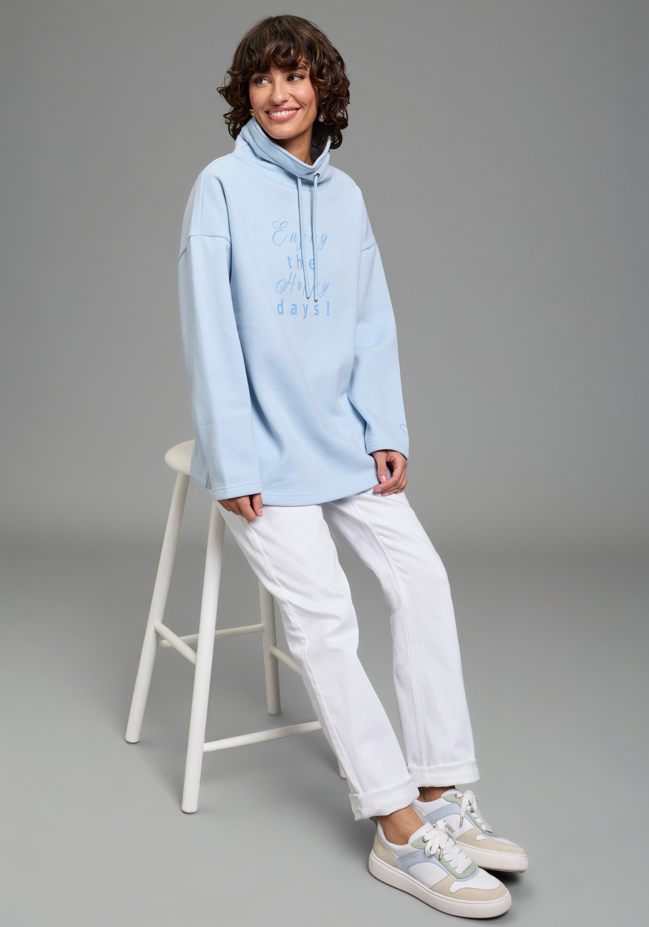 Laura Scott Longsweatshirt , casual Stil, hoher Stehkragen mit Kordelzug, hüftbedeckende Länge
