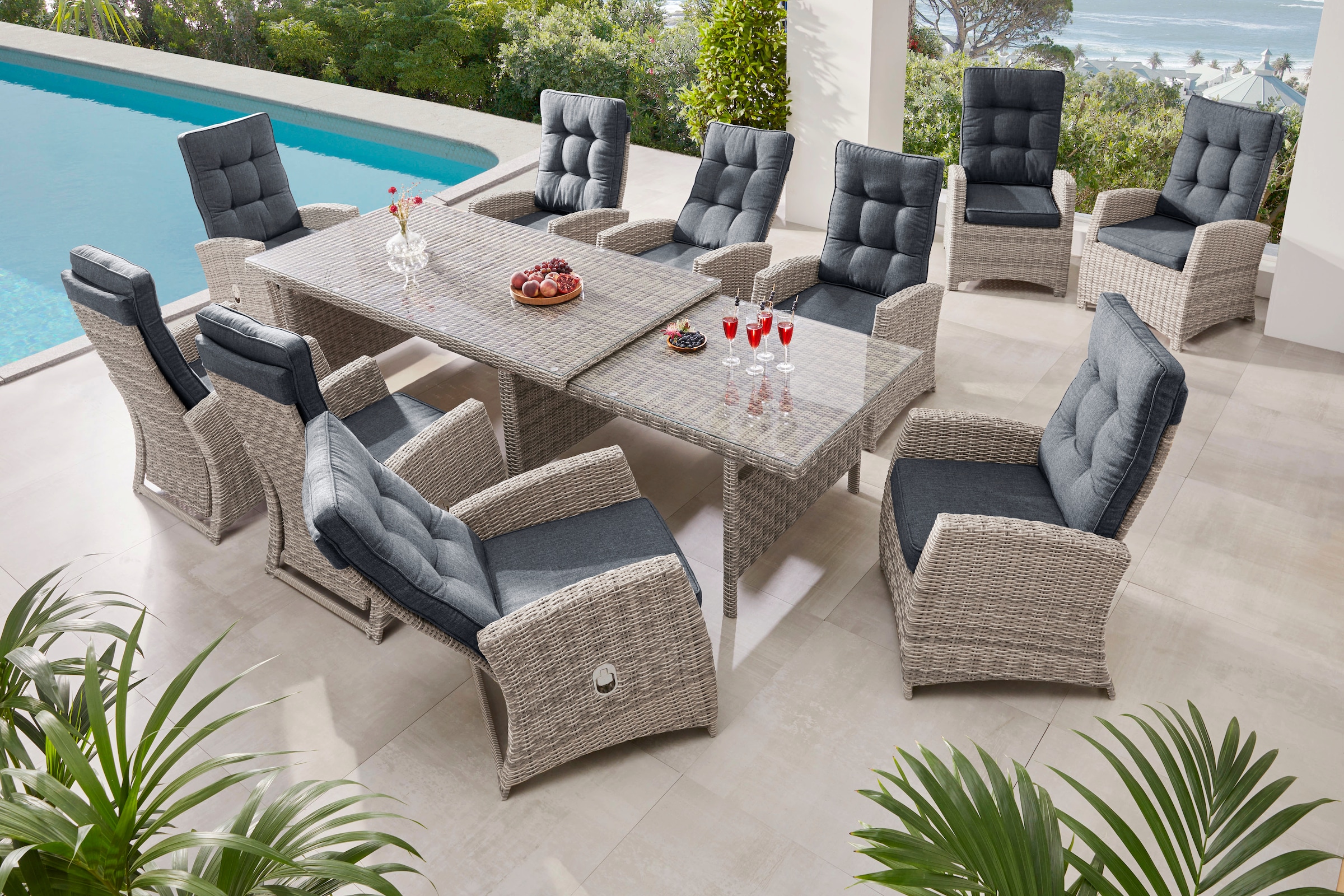 KONIFERA Garten-Essgruppe »Monaco«, (Set, 31 tlg., 10x Sessel, 1xTisch 200-366x100x75,5cm, inkl. Auflagen, Polyrattan,Alu), Rückenlehne verstellbar, Tischplatte aus 5mm starkem Sicherheitsglas