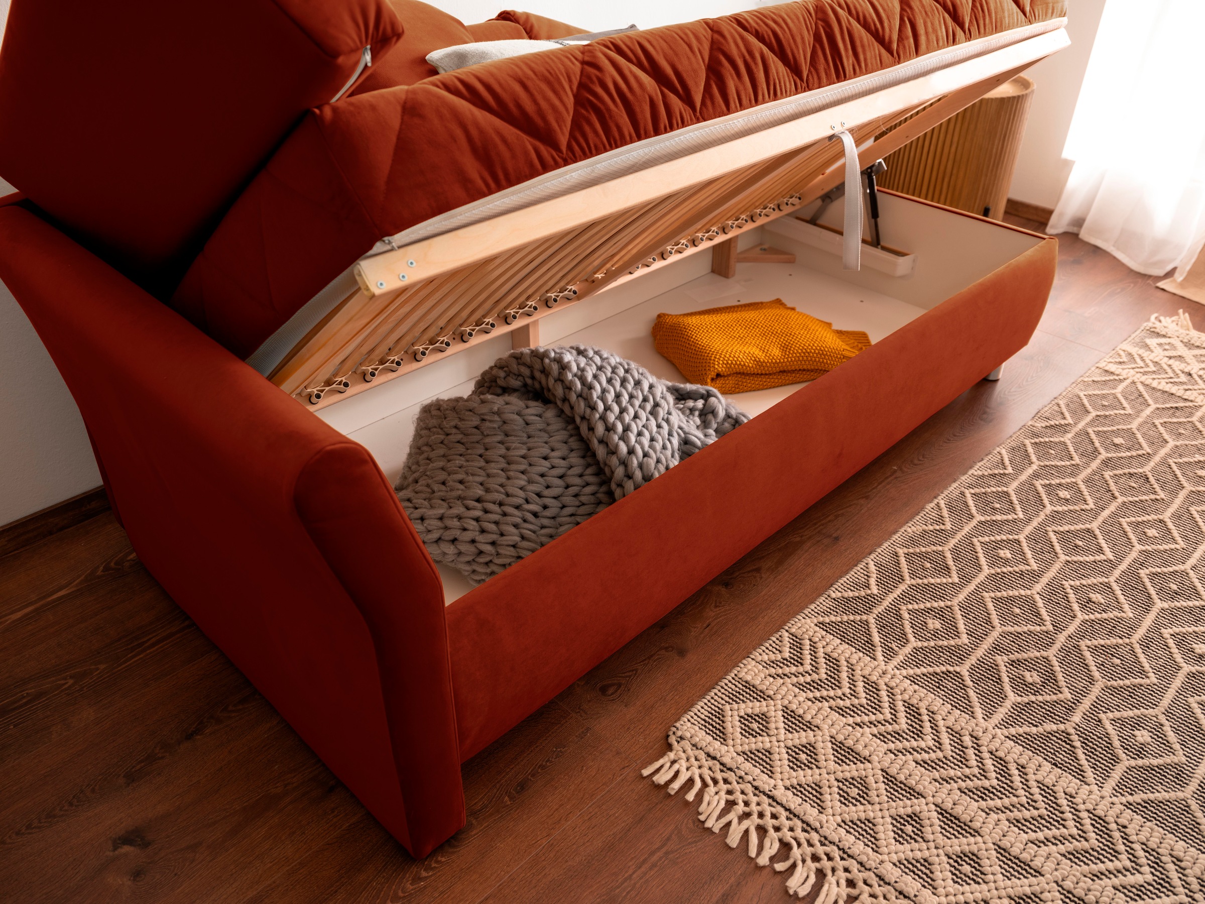 alina Schlafsofa Bettkasten, Zierkissen-Set aus: 2 Stk. 40x40cm, 1 Stk. 30x30cm