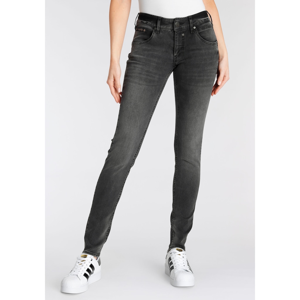 Herrlicher Slim-fit-Jeans »TOUCH«, mit verzierten Gesäßtaschen
