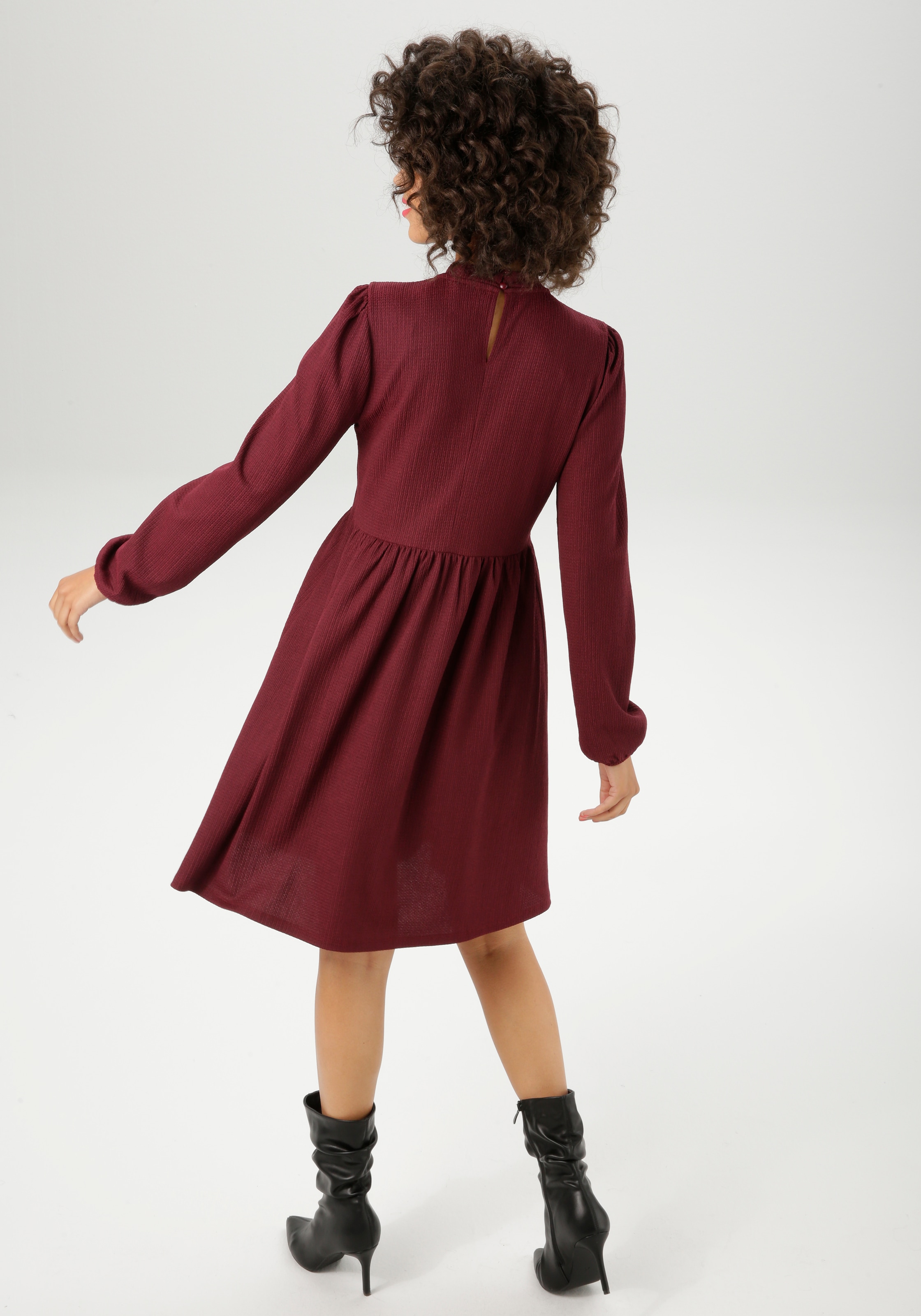 Aniston CASUAL Jerseykleid aus strukturierter, elastischer Crepé-Qualität