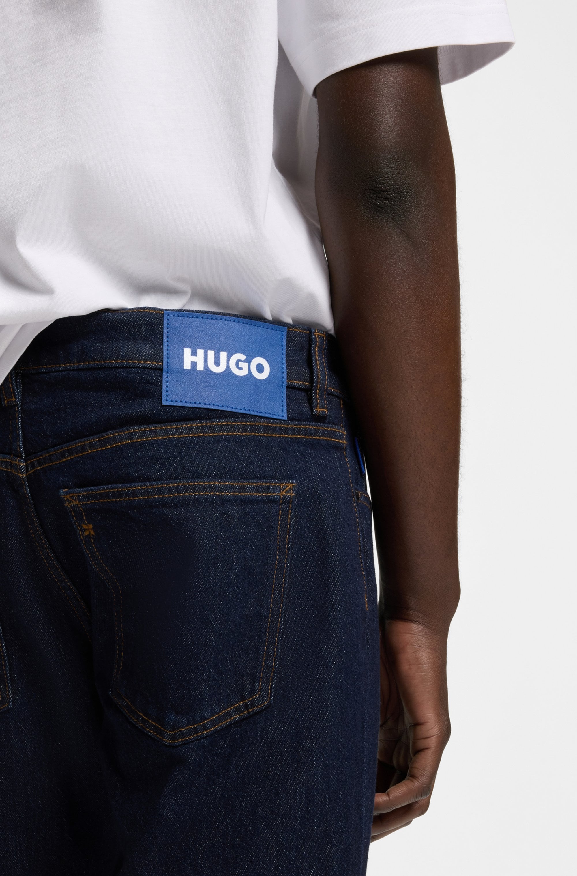 HUGO Tapered-fit-Jeans »Brody« mit Stone-washed-Finish