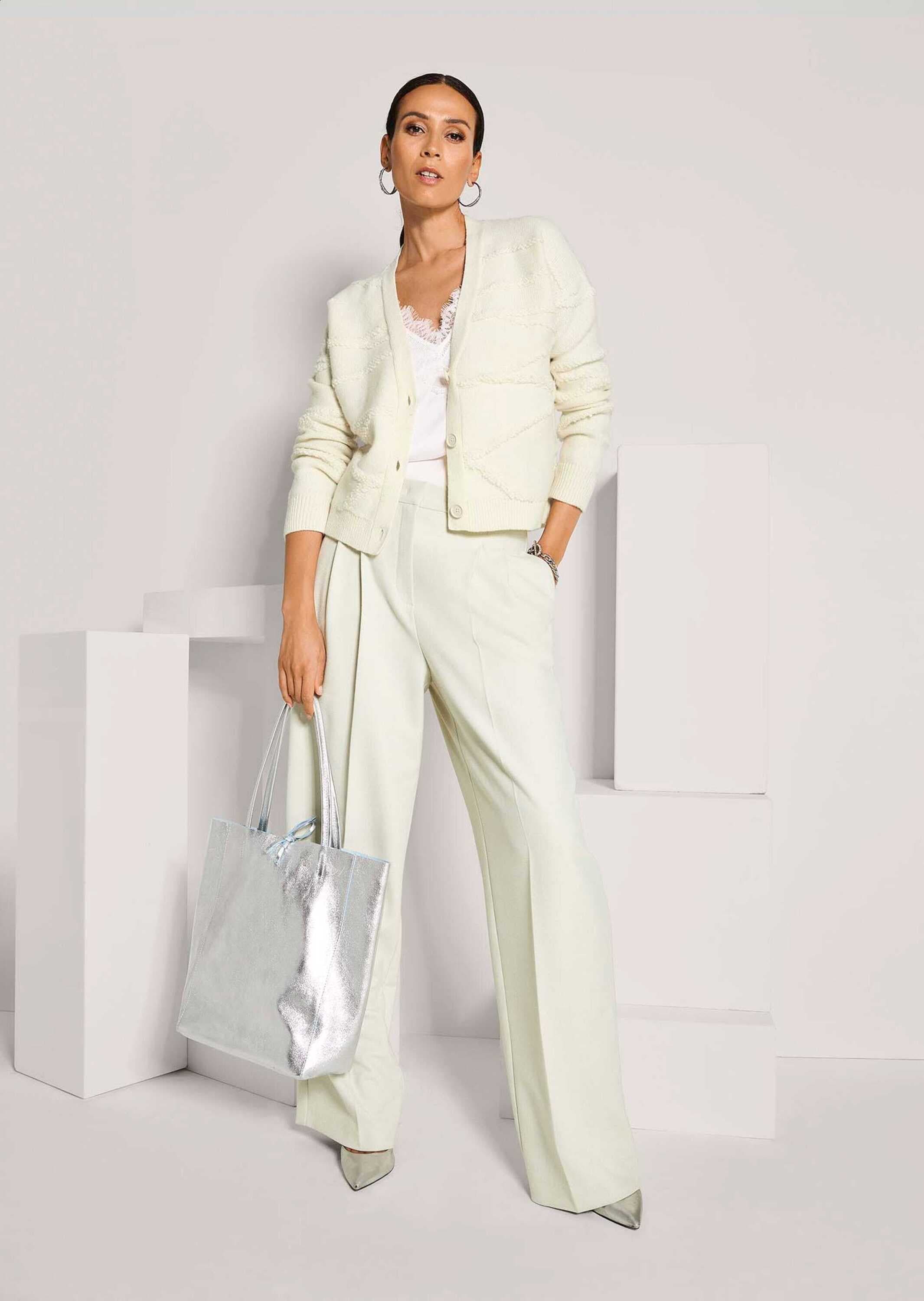 MADELEINE Strickjacke »Strickjacke Moderne Oversized-Jacke mit V-Ausschnitt«