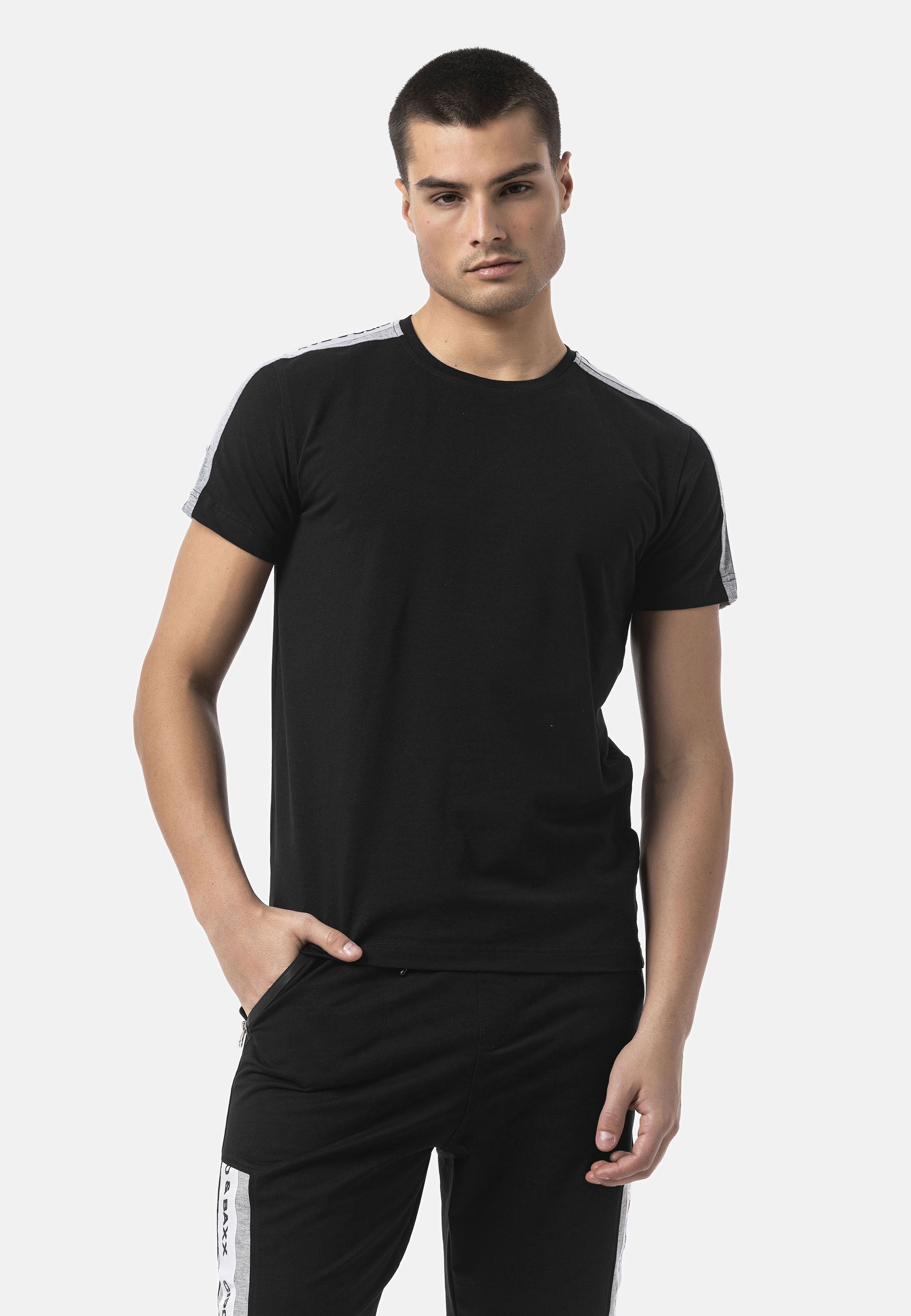 Cipo & Baxx T-Shirt »CT815« Mit Logo-Schriftzug