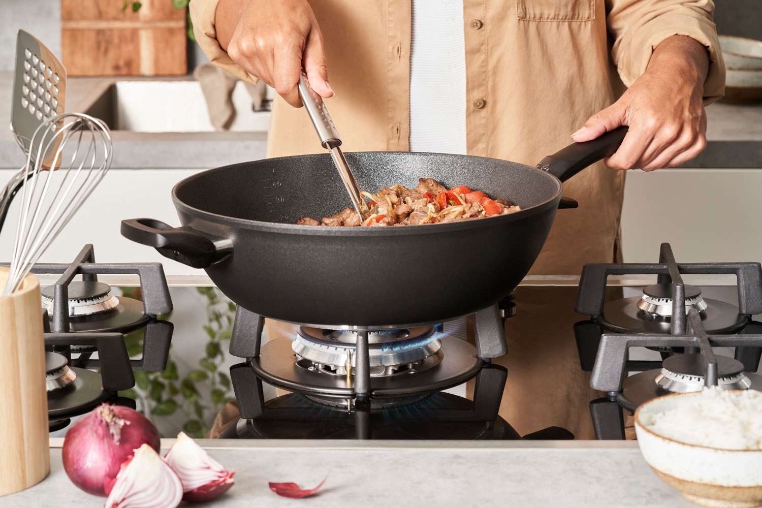 Fissler Wok »Adamant®« Aluminium 1 Stk. tlg. induktionsgeeignet,  kratzfeste Antihaft-Beschichtung, Made in Germany
