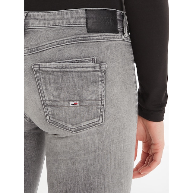 Tommy Jeans Skinny-fit-Jeans »Scarlett«, mit gestickter Tommy Jeans Flag an  der Münztasche bei ♕