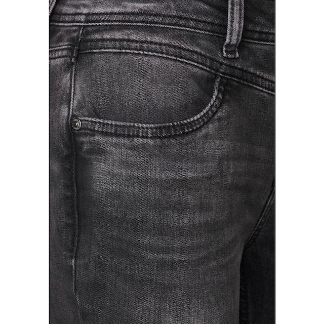 STREET ONE High-waist-Jeans, mit formgebender Passe hinten und vorne bei ♕
