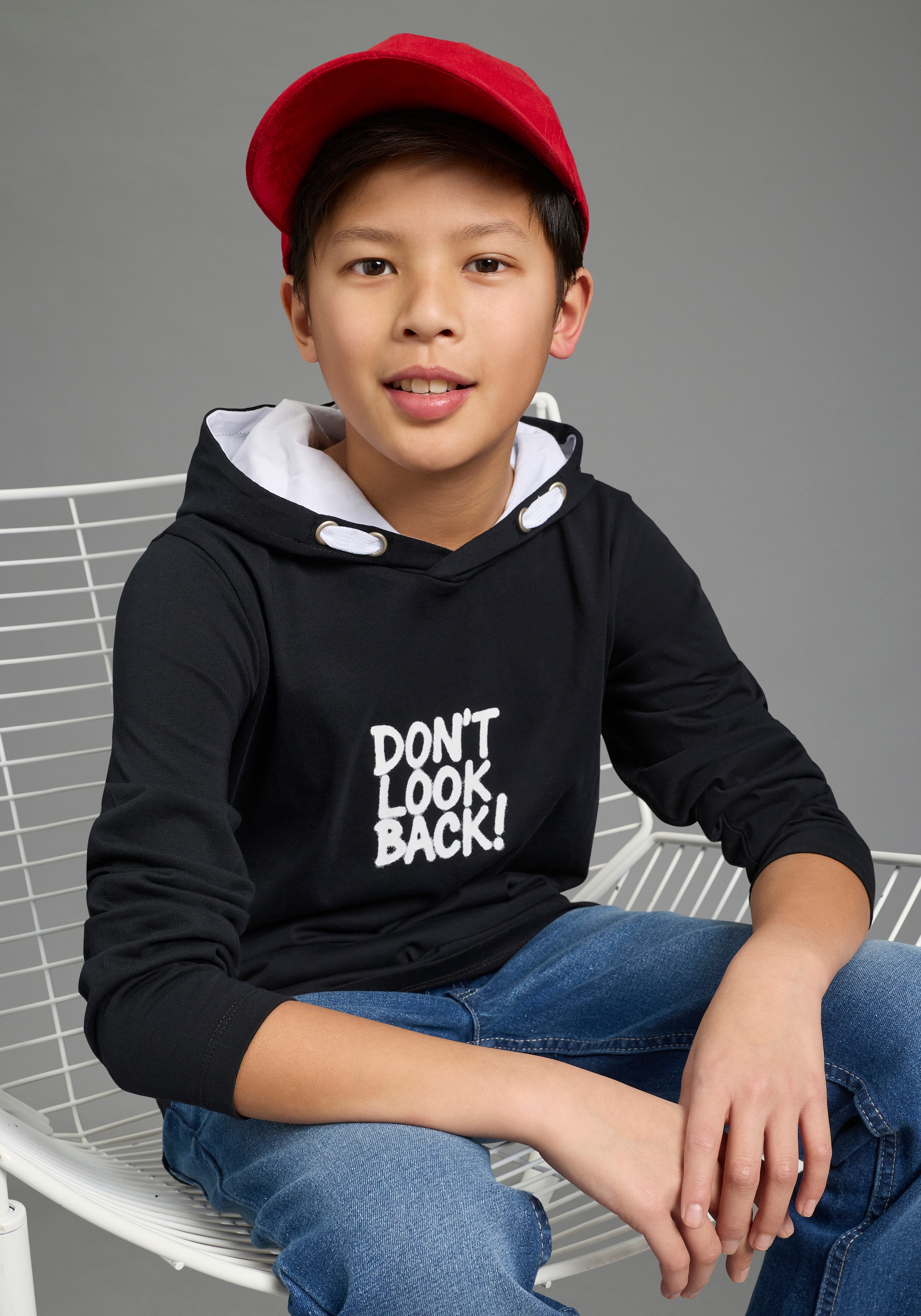 KIDSWORLD Kapuzenshirt »Kapuzenshirt mit Spruch: DON'T LOOK BACK« Langarm, bedruckt, aus Baumwolle und Polyester