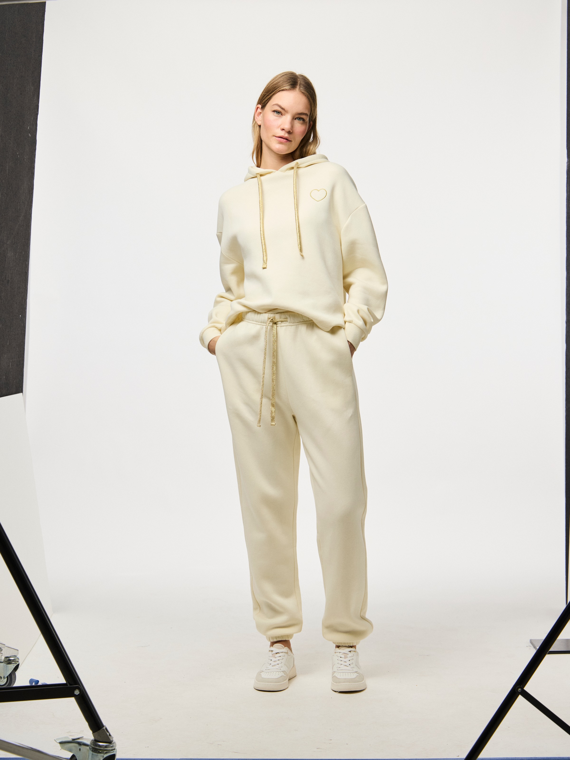 pieces Sweathose »PCCHILLI HW HEART SWEAT PANTS«