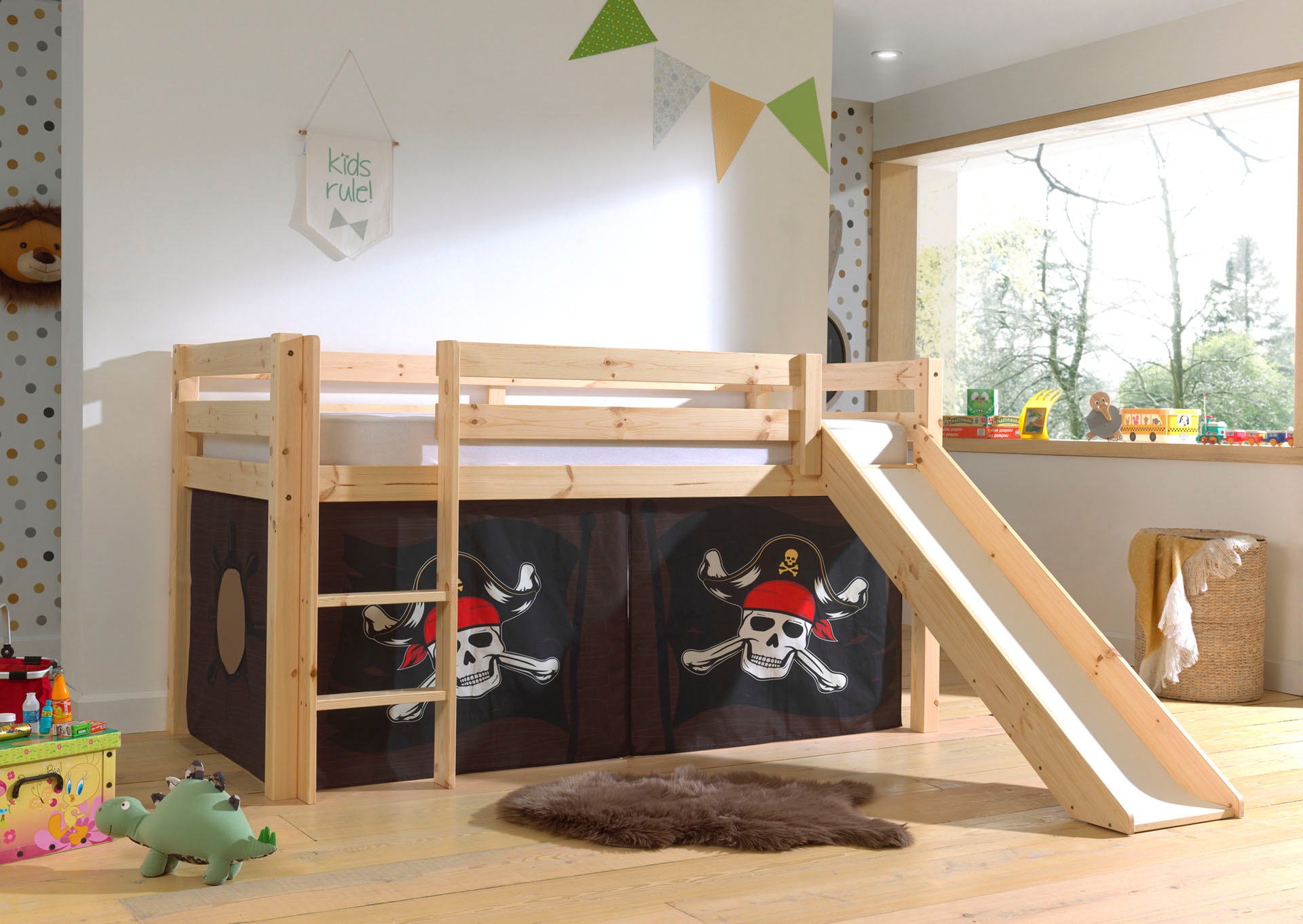 Vipack Spielbett »Vipack Pino«, (Made in Europe), Hochbett mit Textil-Set, inkl. Rolllattenrost, Leiter und Rutsche