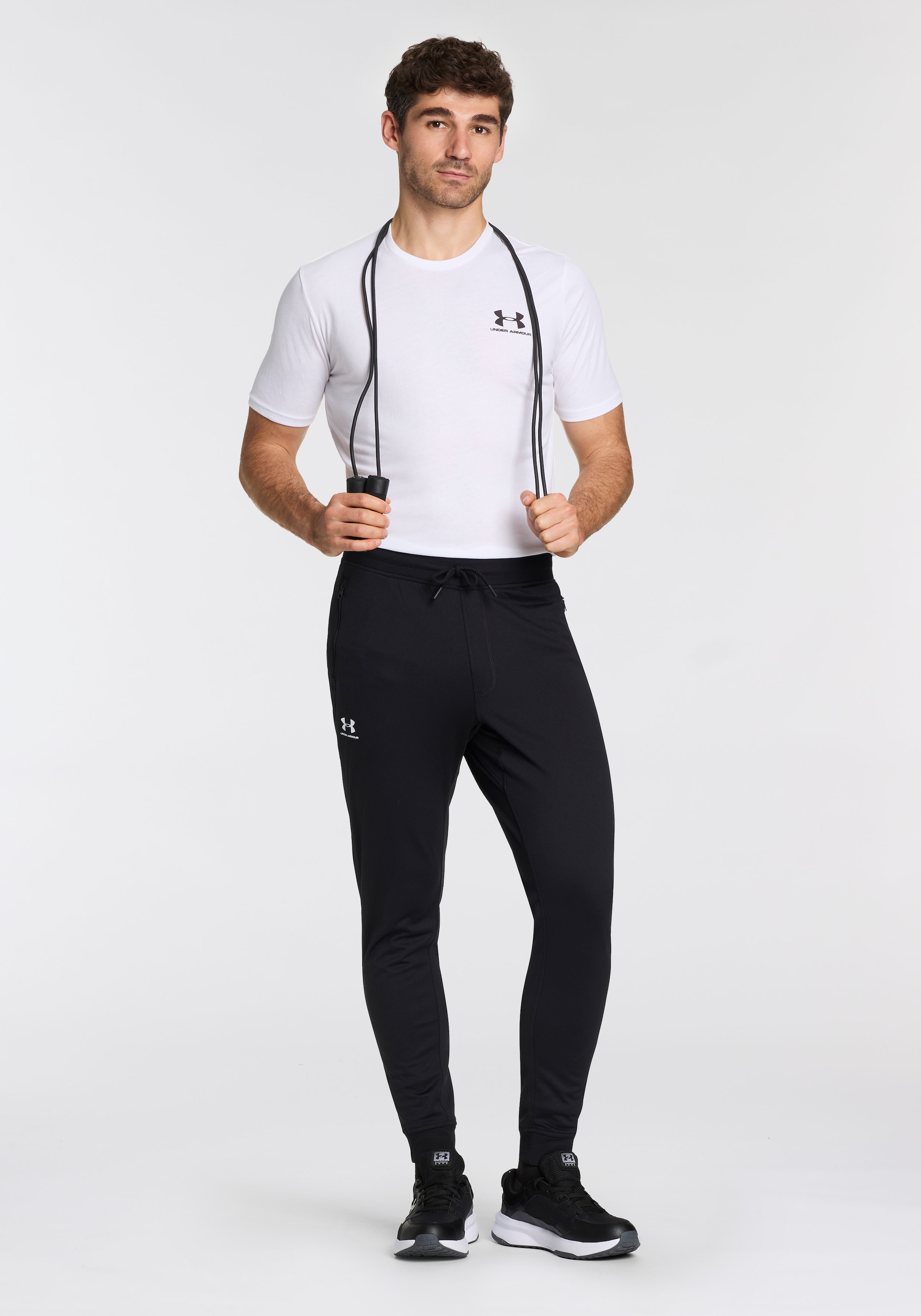 Under Armour® Jogginghose »SPORTSTYLE TRICOT JOGGER«  für vielseitige Aktivitäten, leichtes Material, elastischer Bund