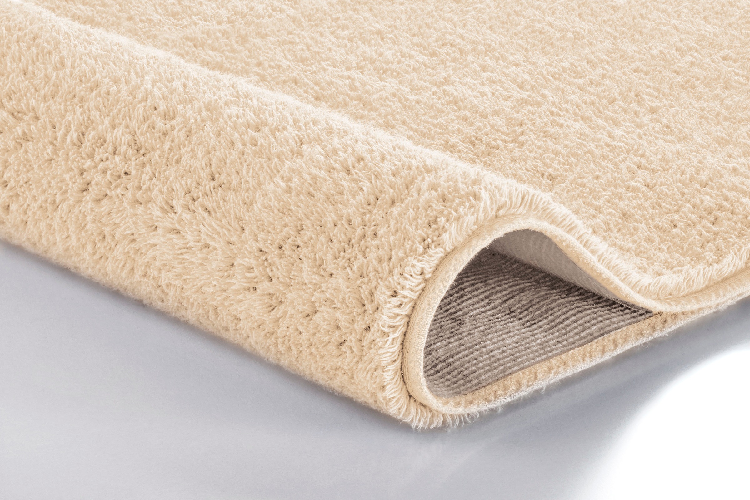 Kleine Wolke Badematte »Vita«, rutschhemmend beschichtet, fußbodenheizungsgeeignet, Badteppich, Uni Farben, mit Schlaufe